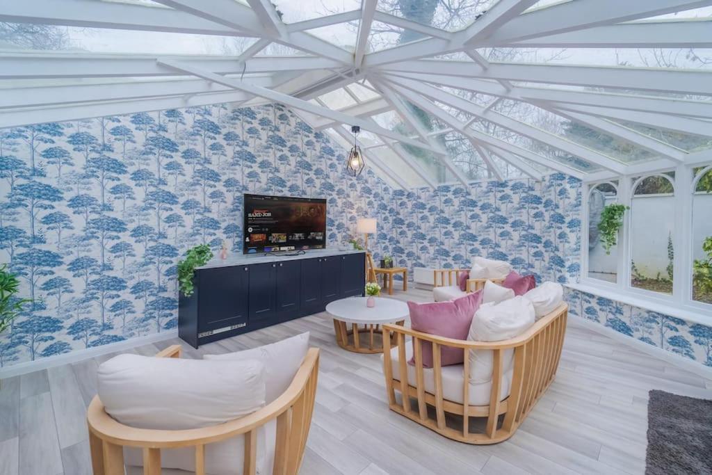 Holiday home Wellness Escape By River, Sauna, Heated Pool, Hot Tub