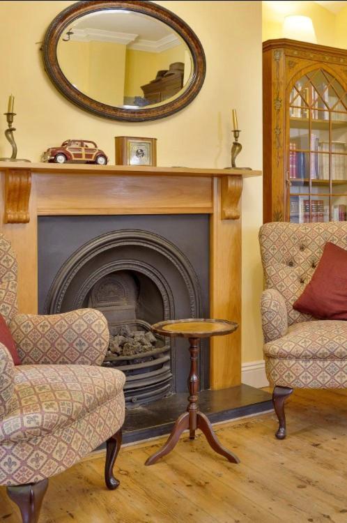 Windsor/legoland/ascot Charming 3br In Centre Villa