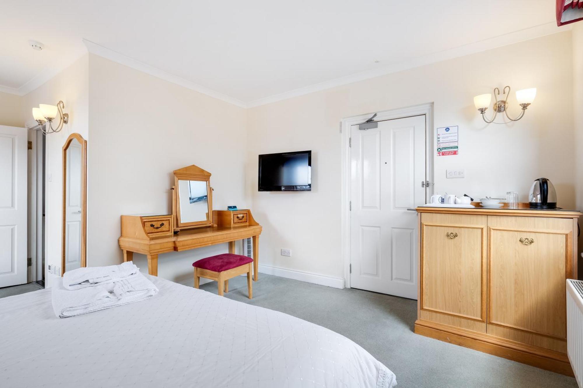 Charles House - Castle Guest house 4*