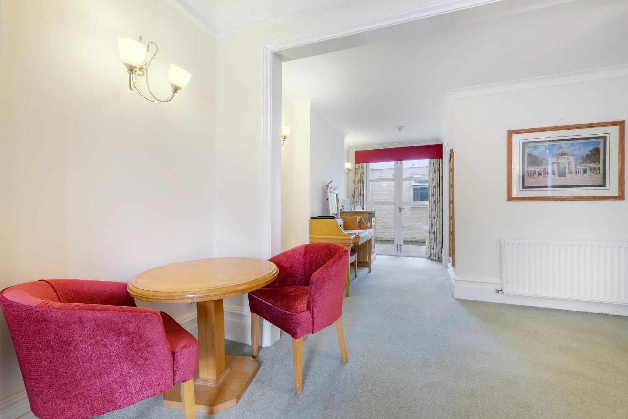 Charles House - Castle Guest house