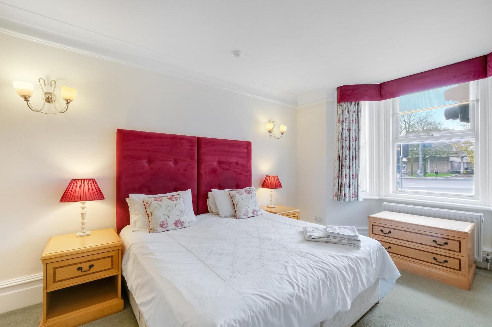 Charles House - Castle 4*