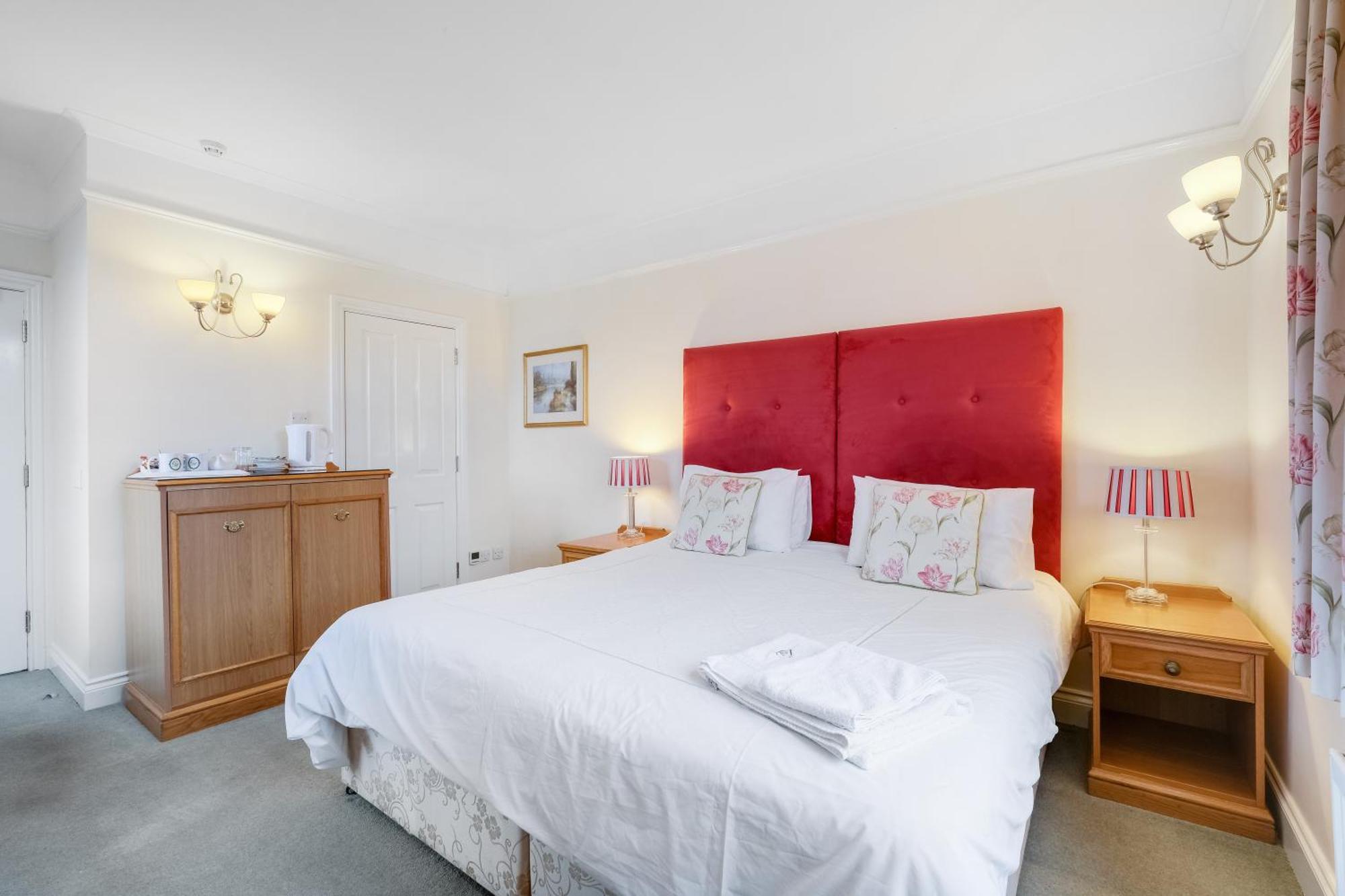 Charles House - Castle Guest house 4*