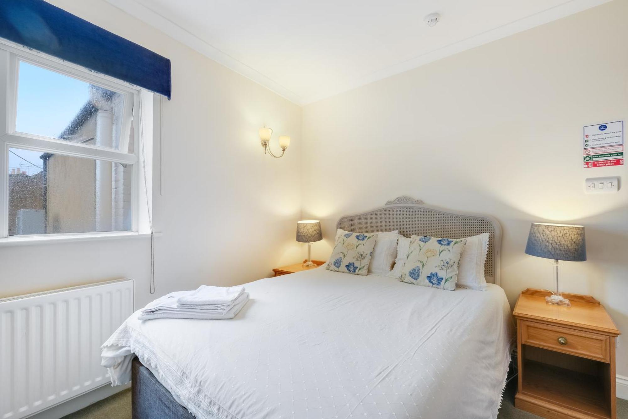 Charles House - Castle Guest house