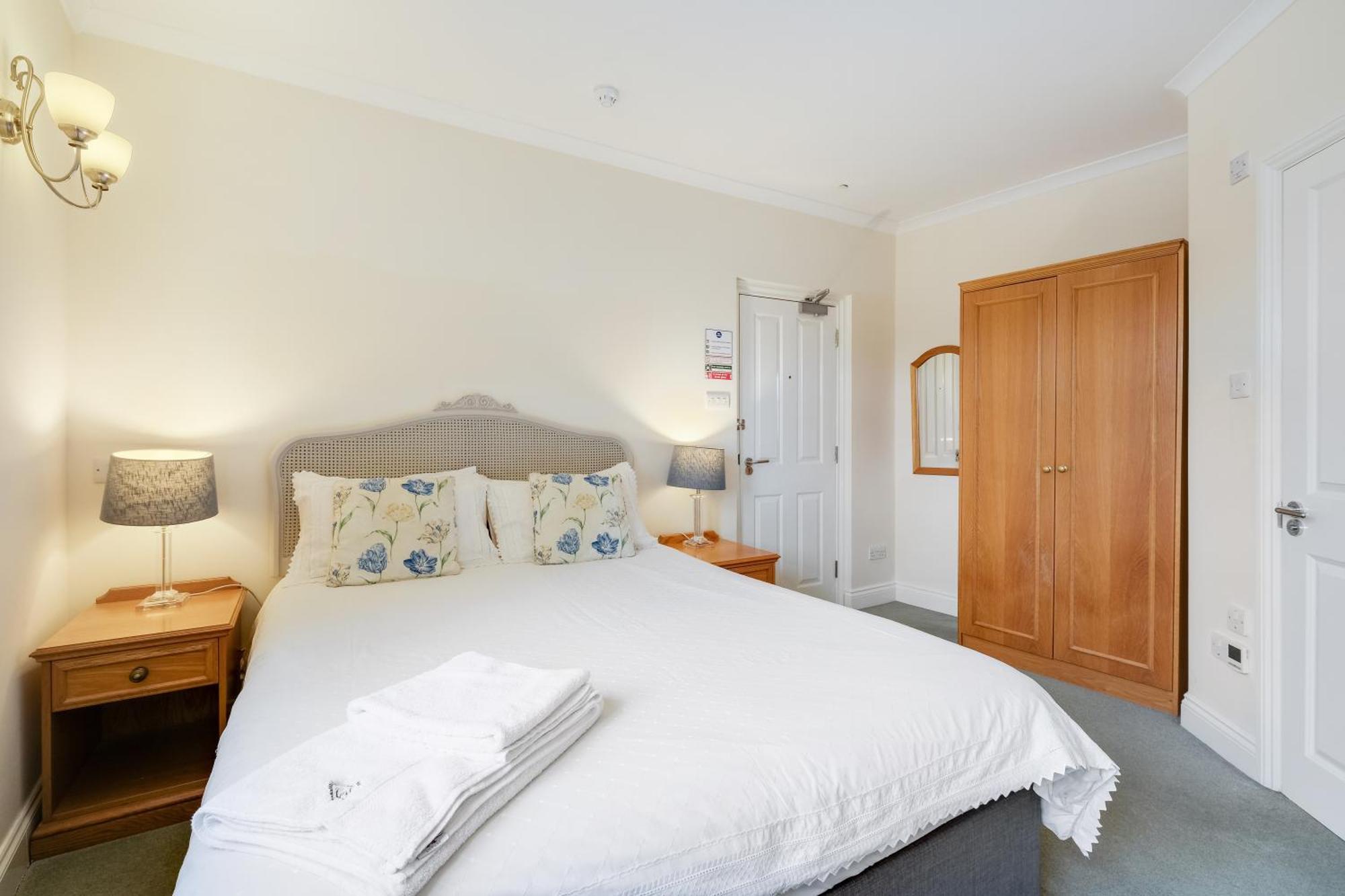 Charles House - Castle 4*