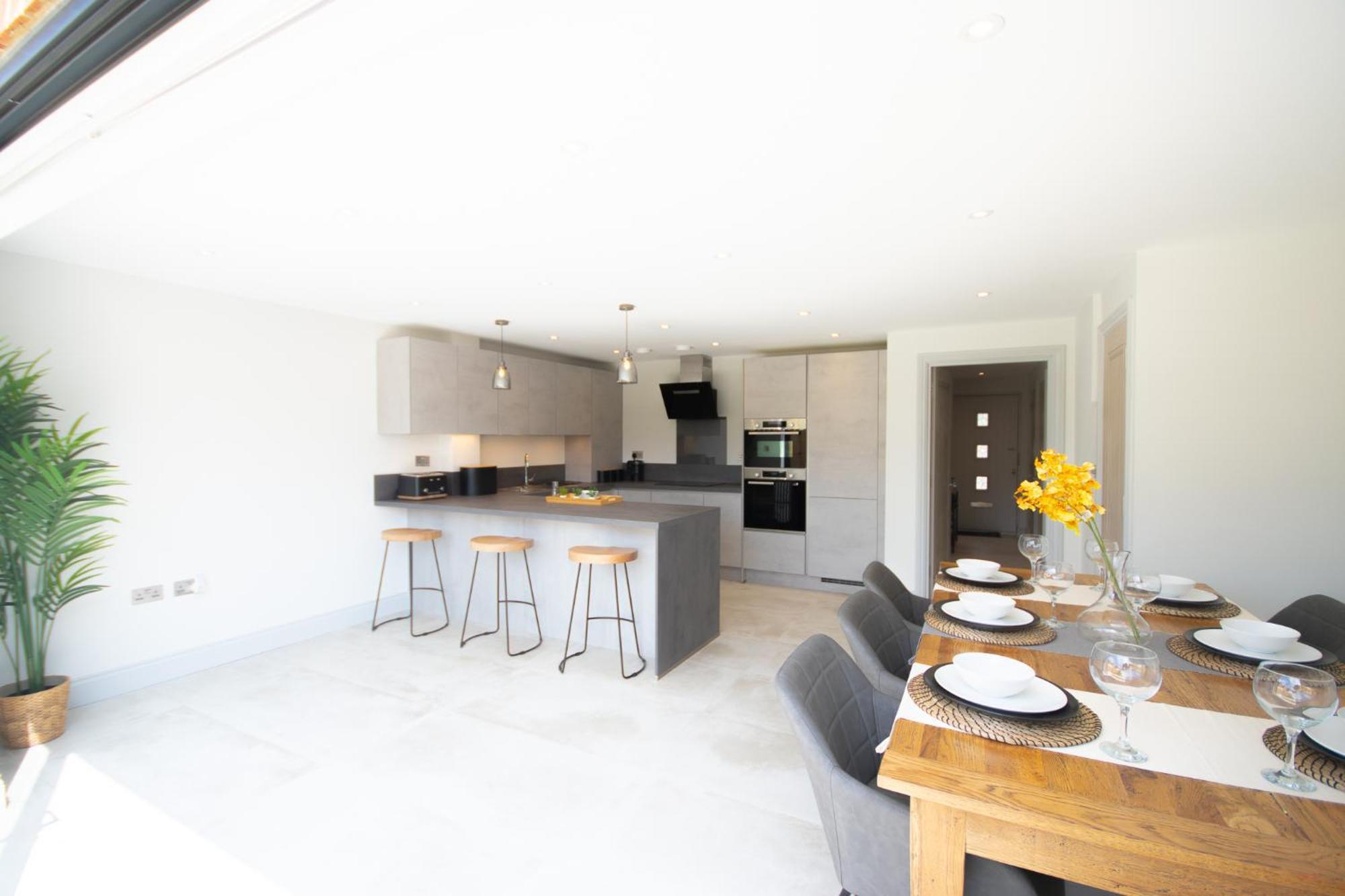 Princes Close - Spacious Modern Luxury *