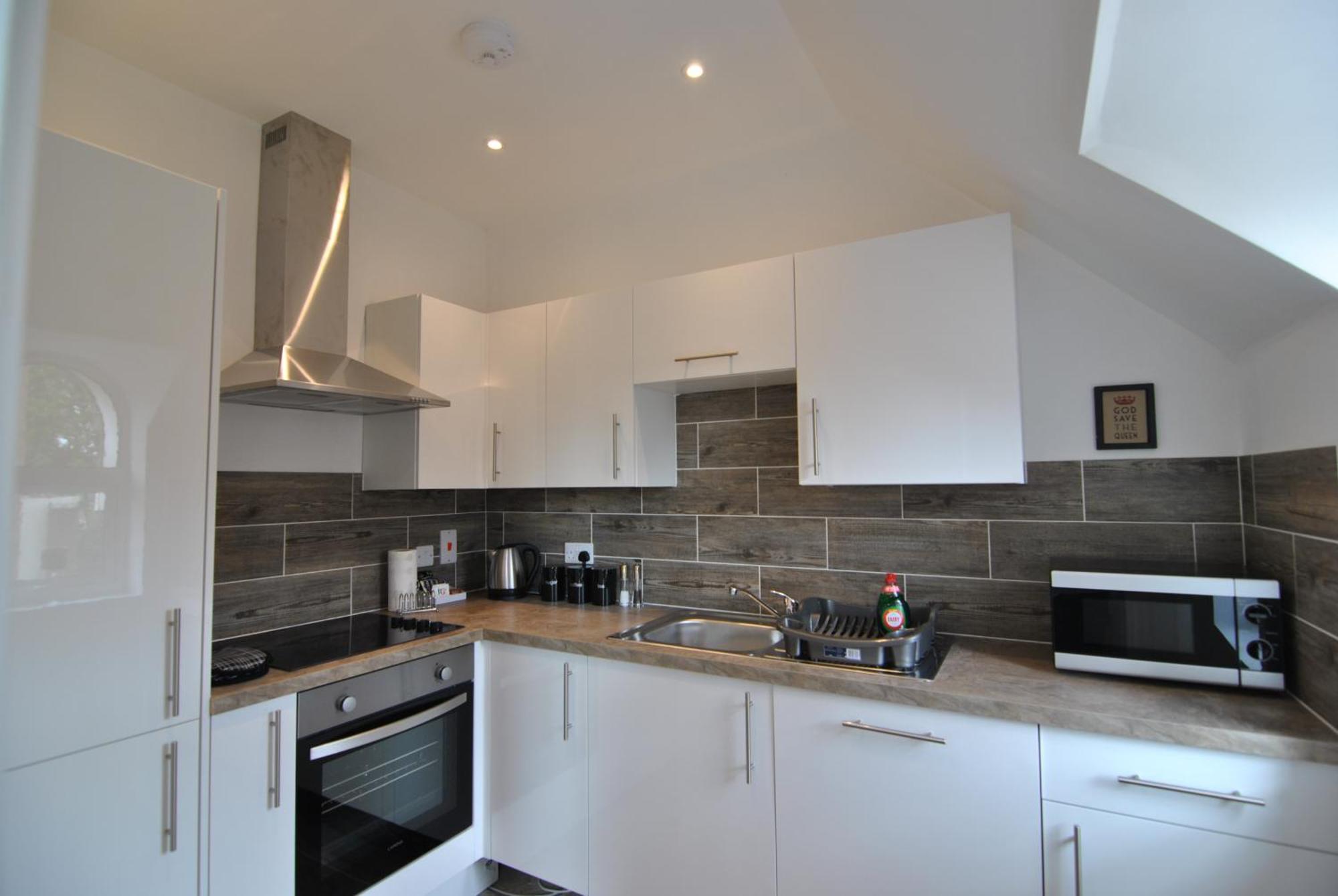 Lord Raglan House One Bedroom With Parking Apartment *