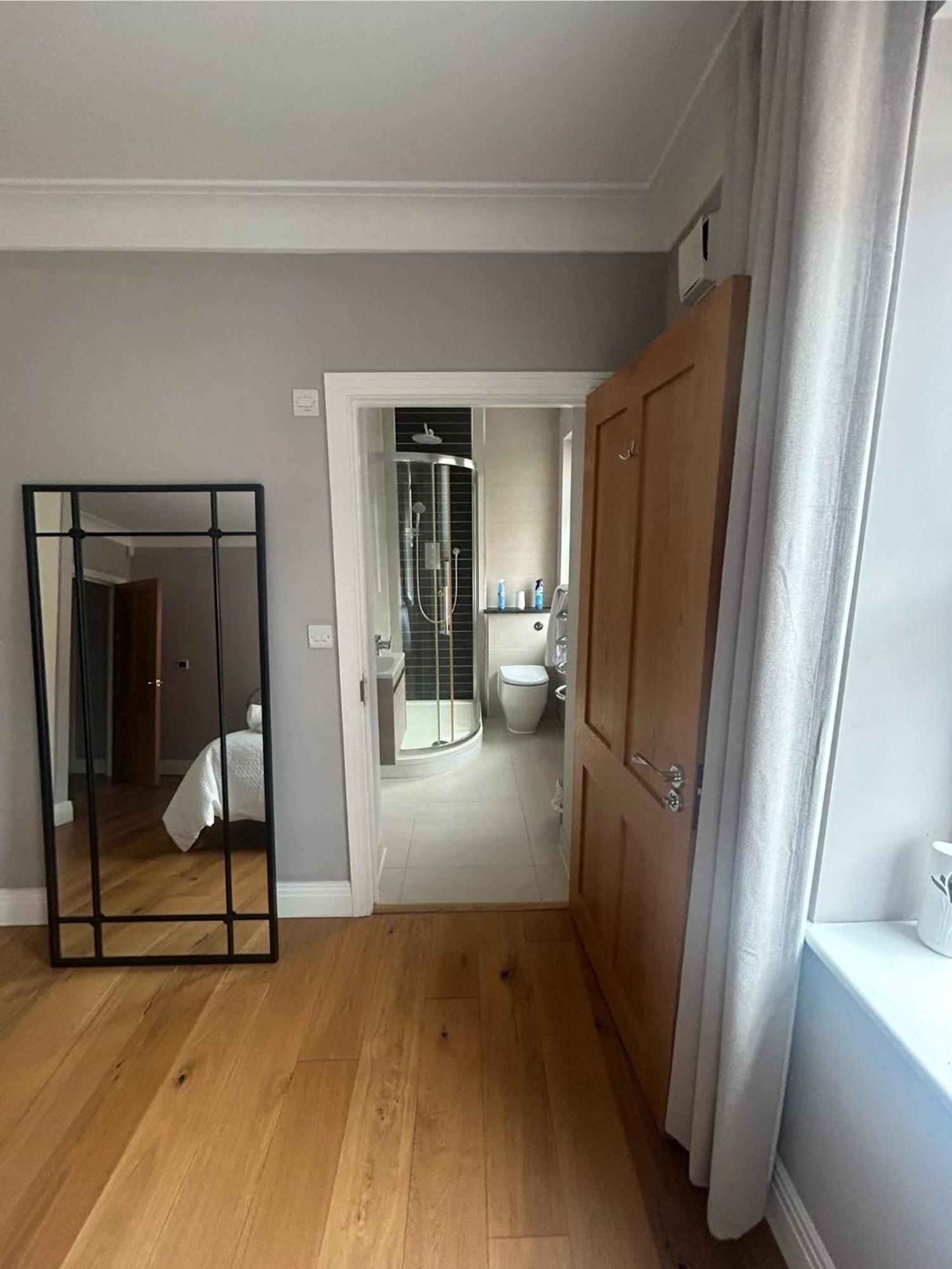 Royal Super King Ensuite - Free Parking Windsor