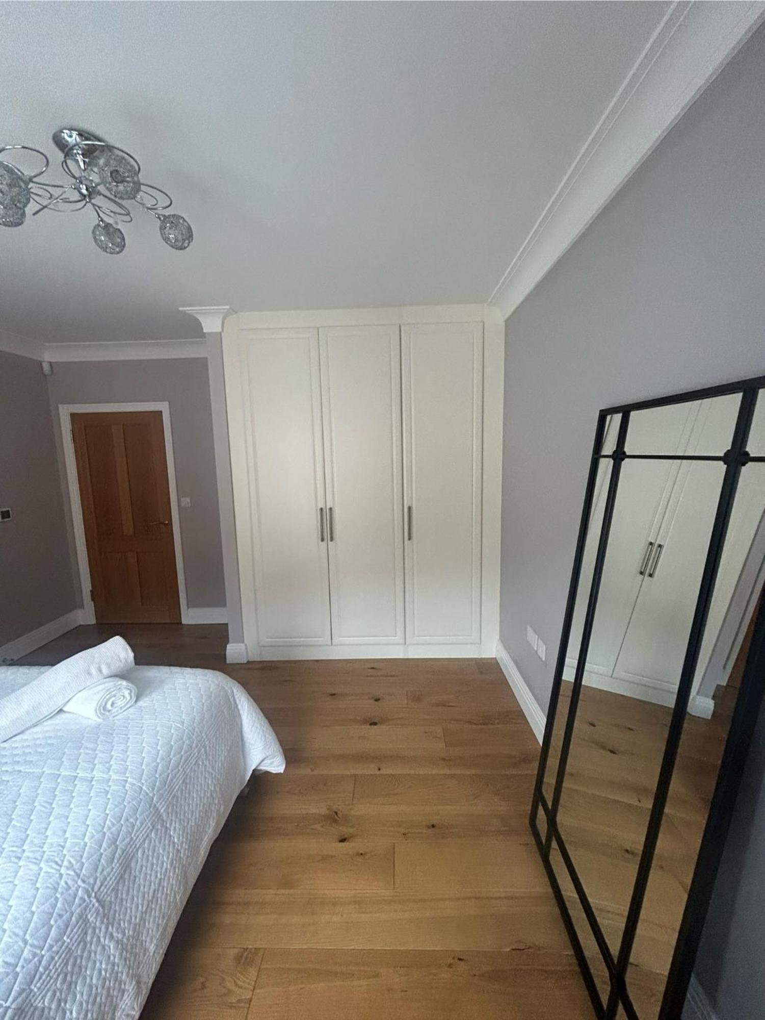 Hospedagem domiciliar Royal Super King Ensuite - Free Parking