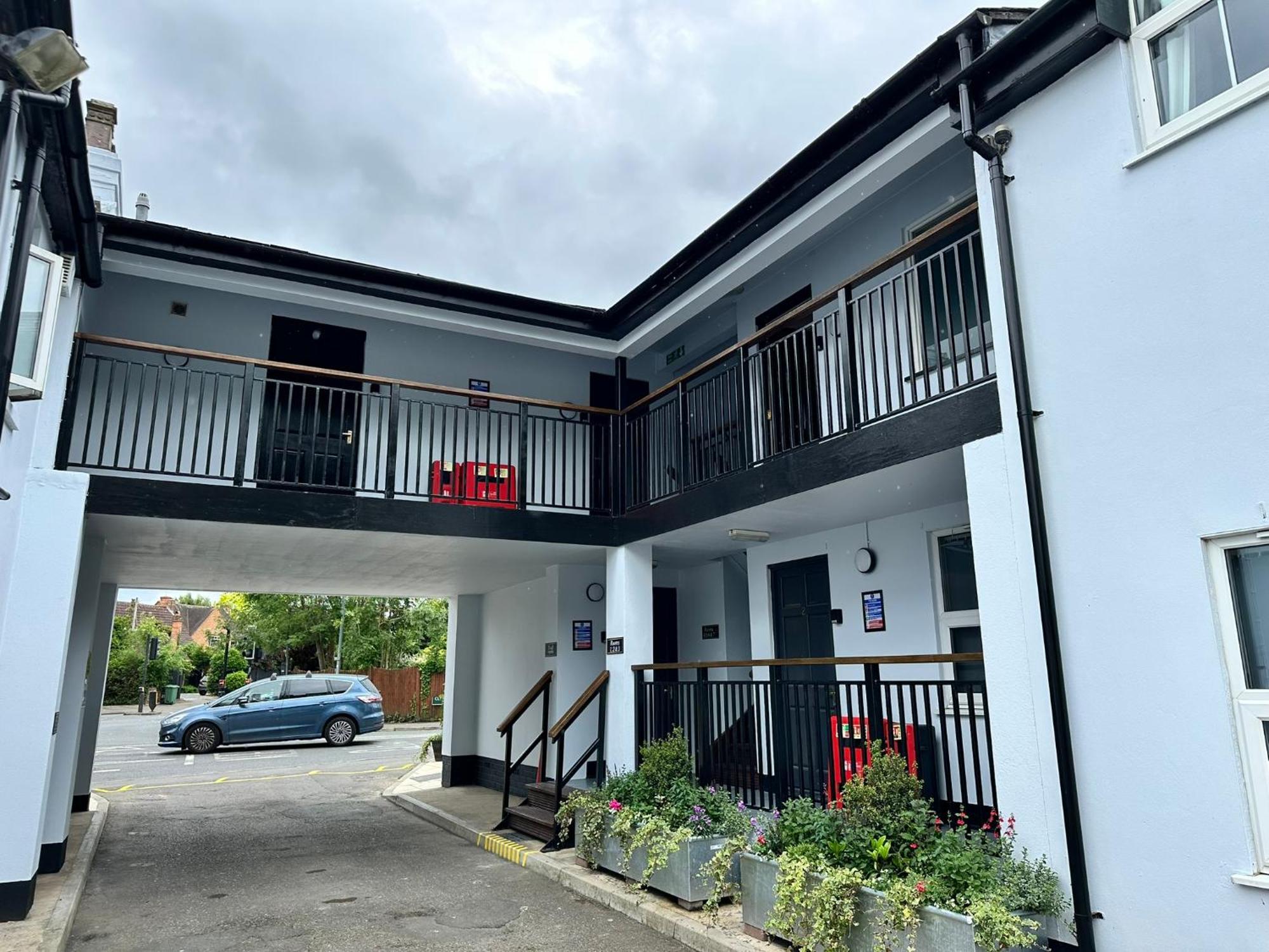 The Pub & 3*