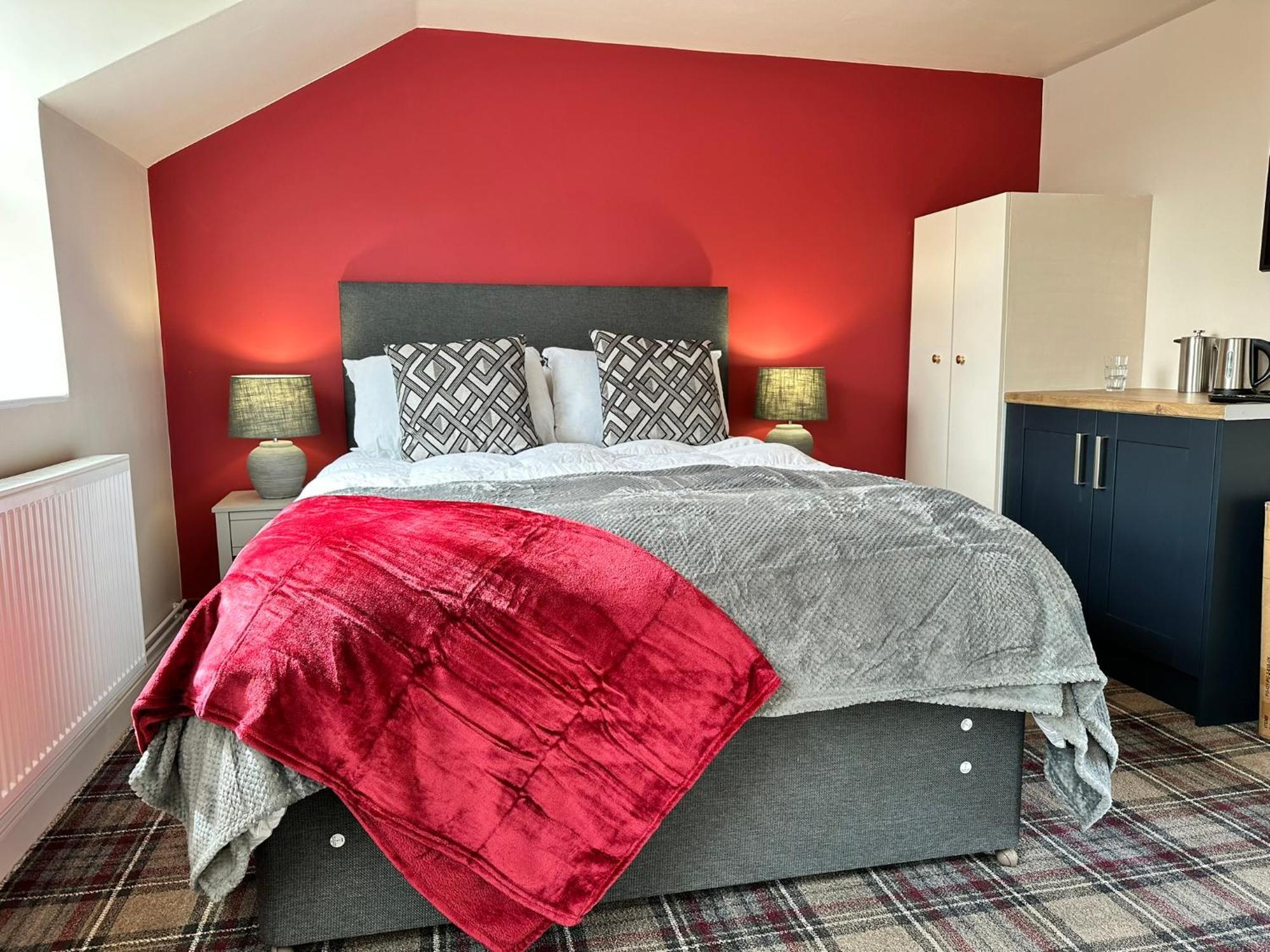 The Pub & Hotel 3*
