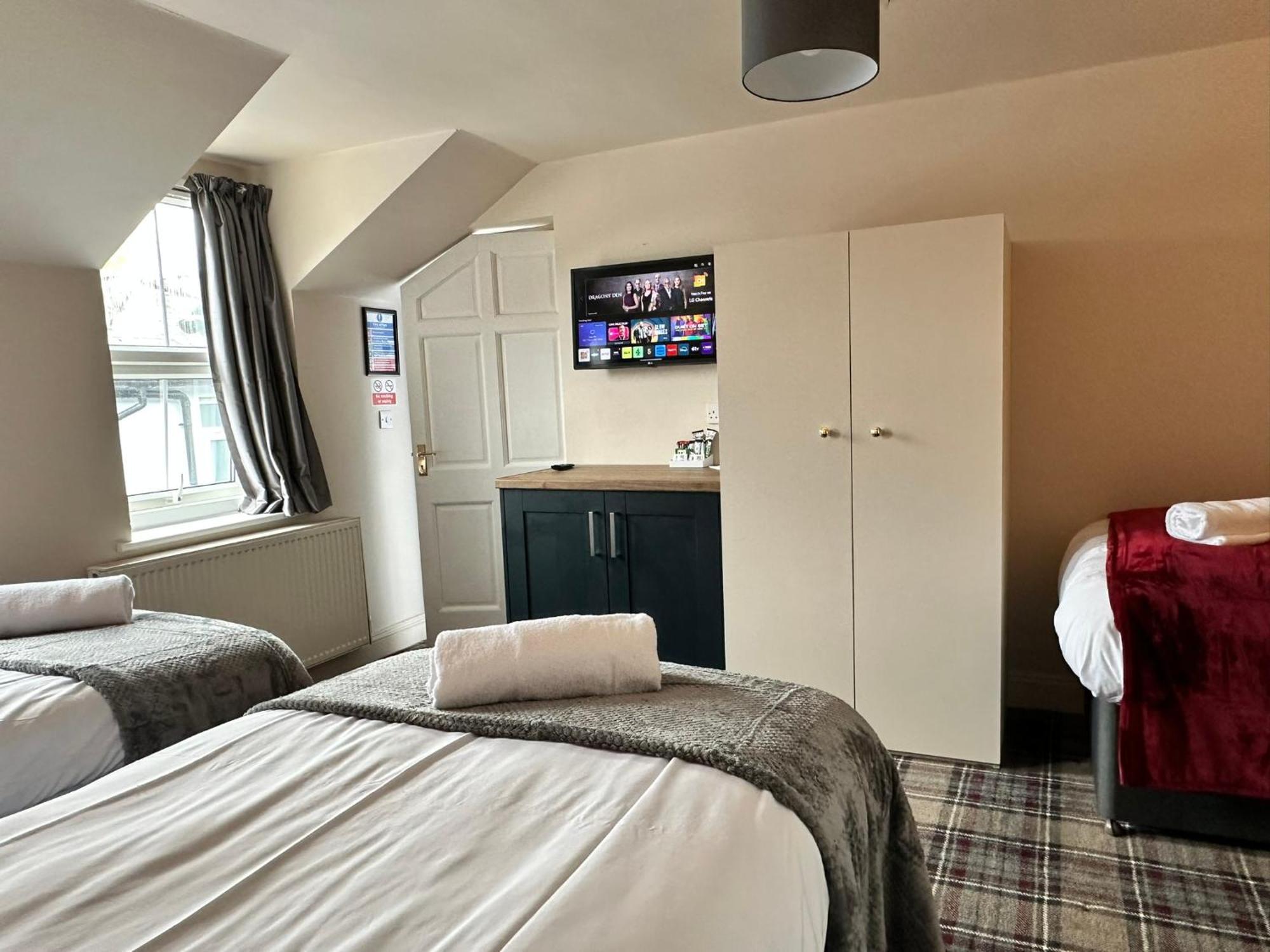 Hotel The Pub &