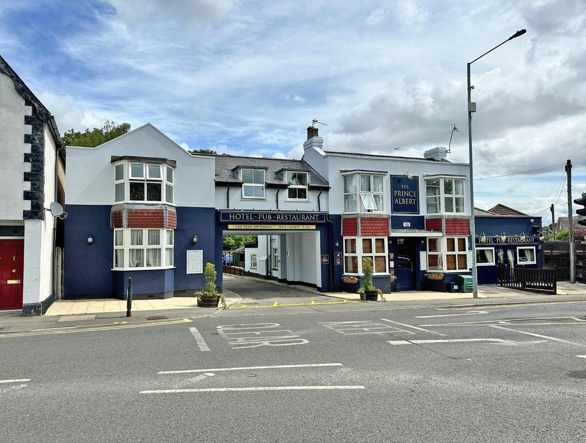 Hotel The Pub &