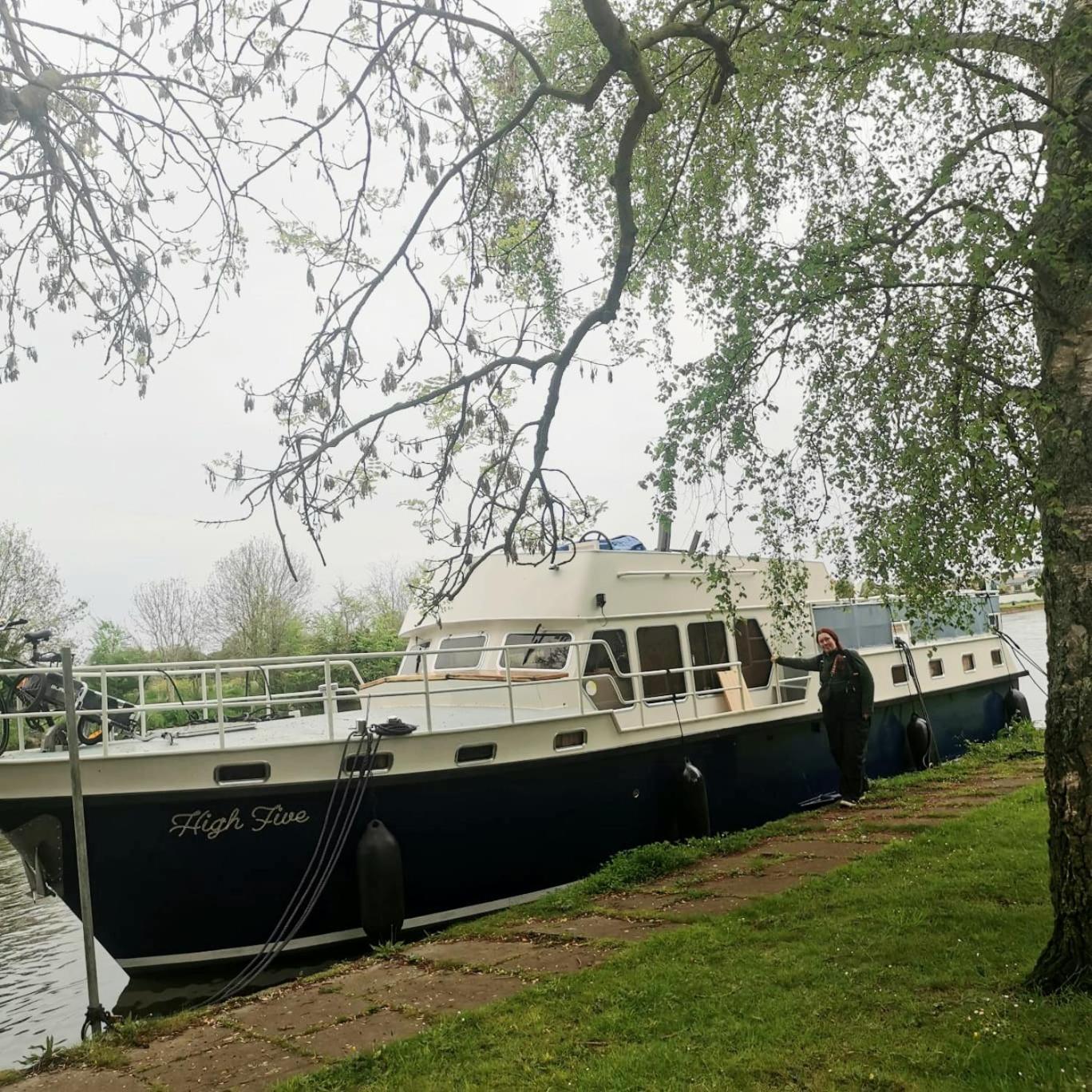 High Five Boat Holidays * Windsor