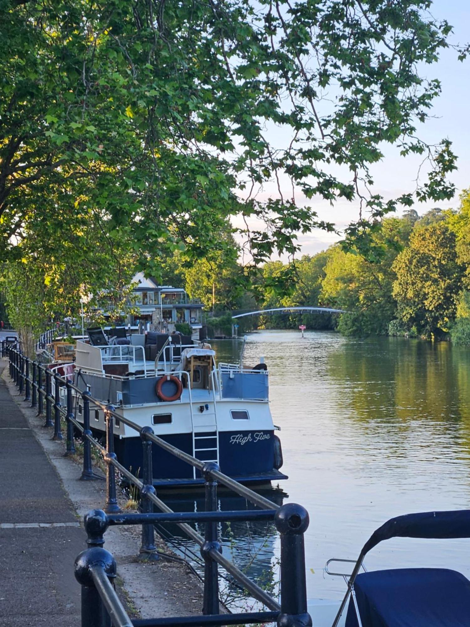 High Five Boat Holidays * Windsor