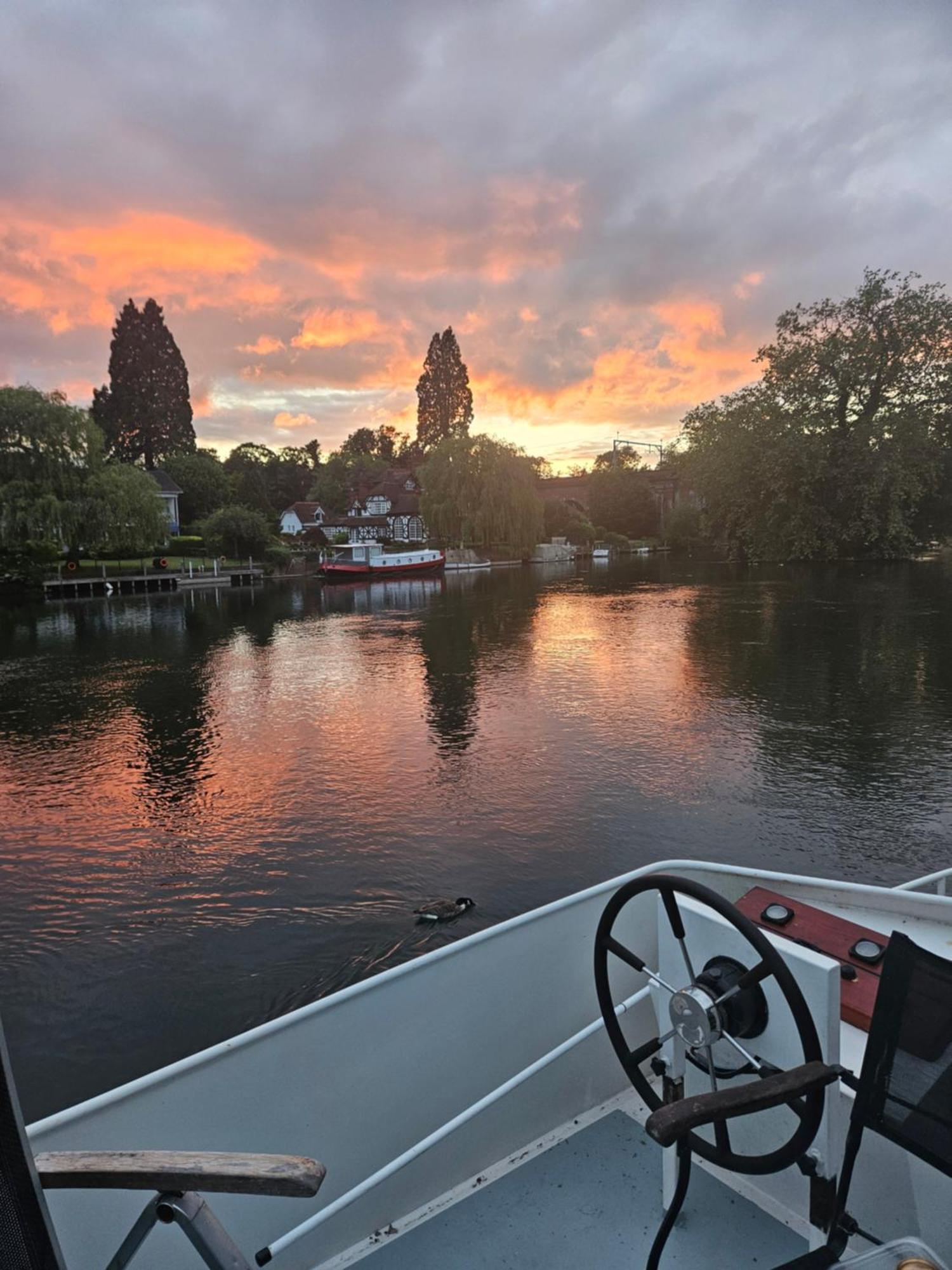 High Five Boat Holidays Botel