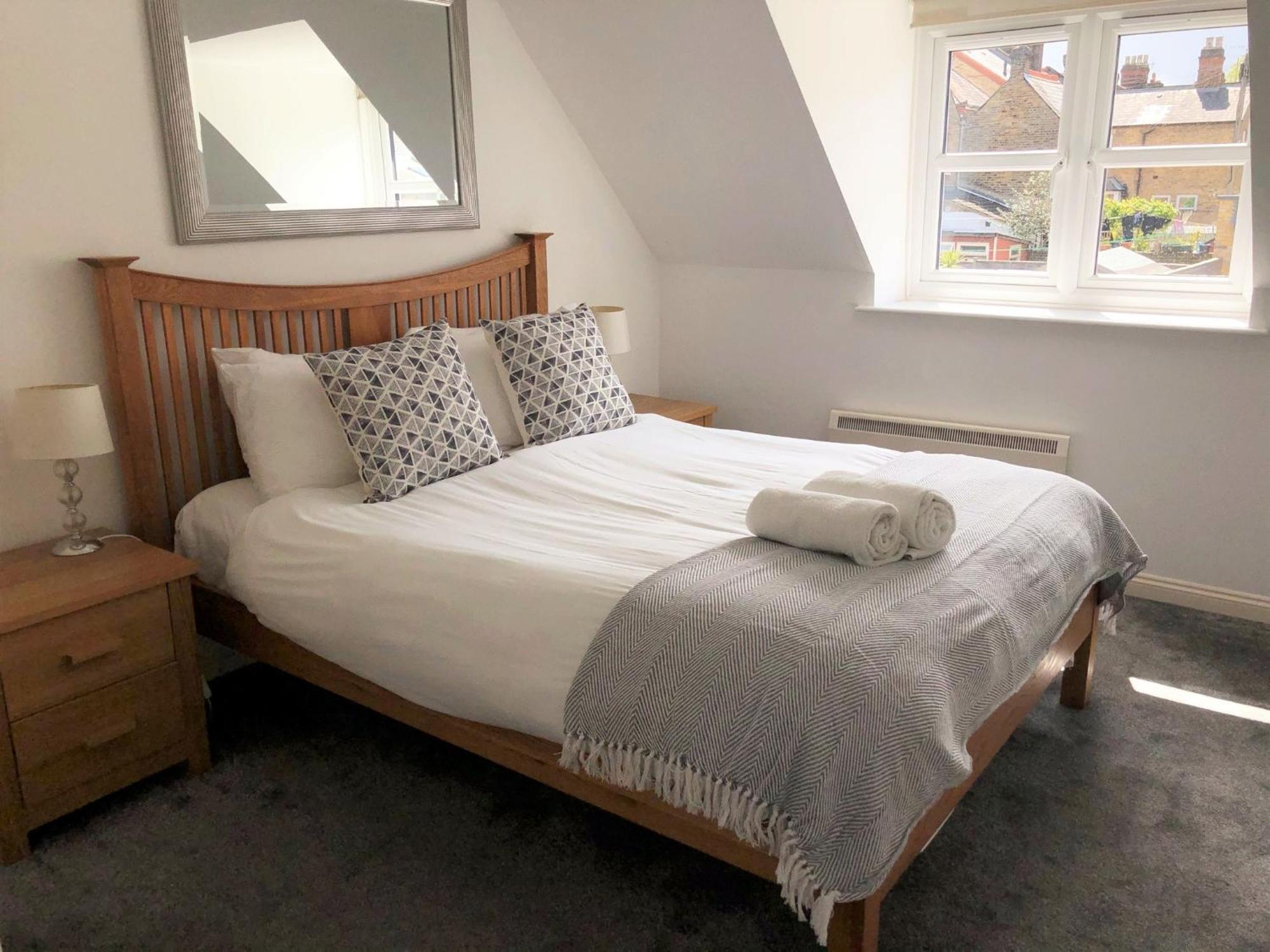 Alexandra Court One Bedroom Central Windsor Flats With Parking *