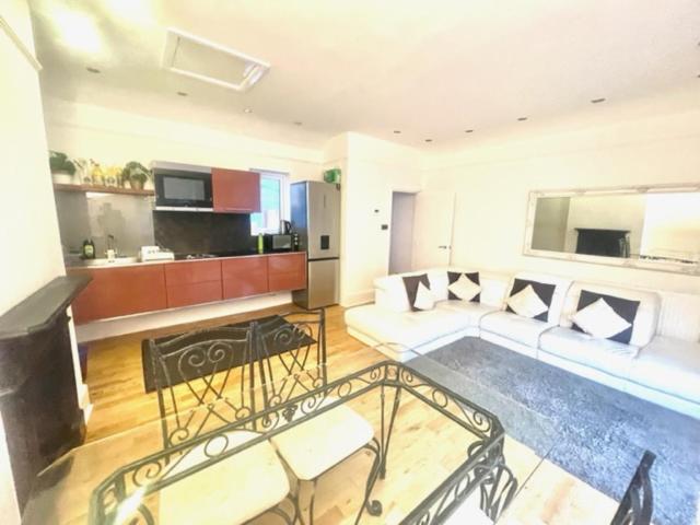 Berkshire Apartment *