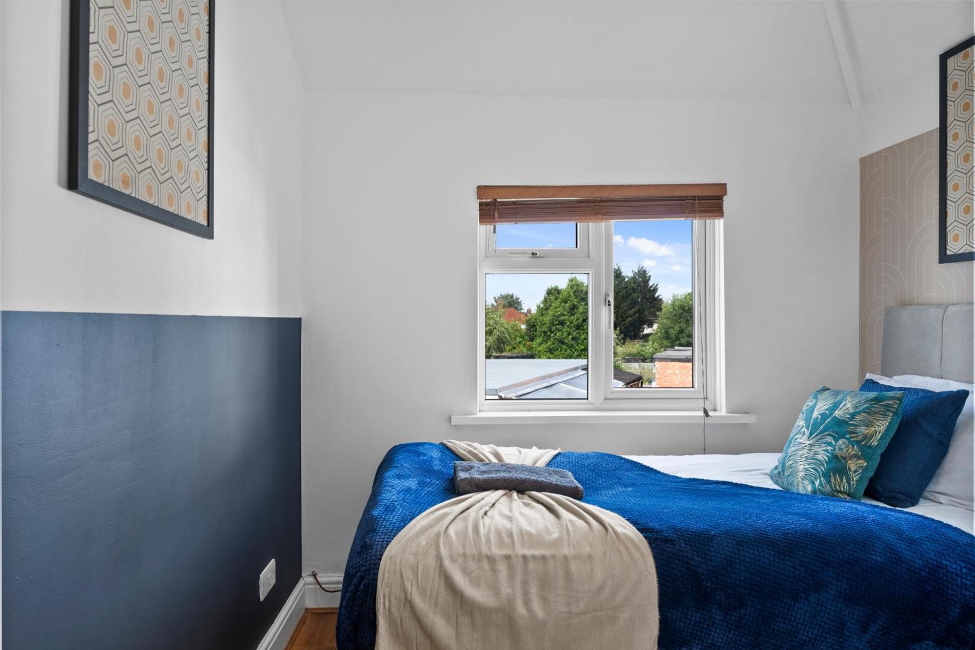 Charming 3 Bedroom House In The Heart Of Windsor *