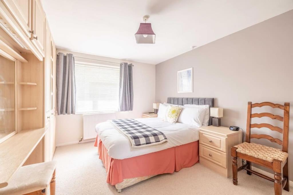 7 Sleeper Cosy In Parking & Legoland Holiday home *
