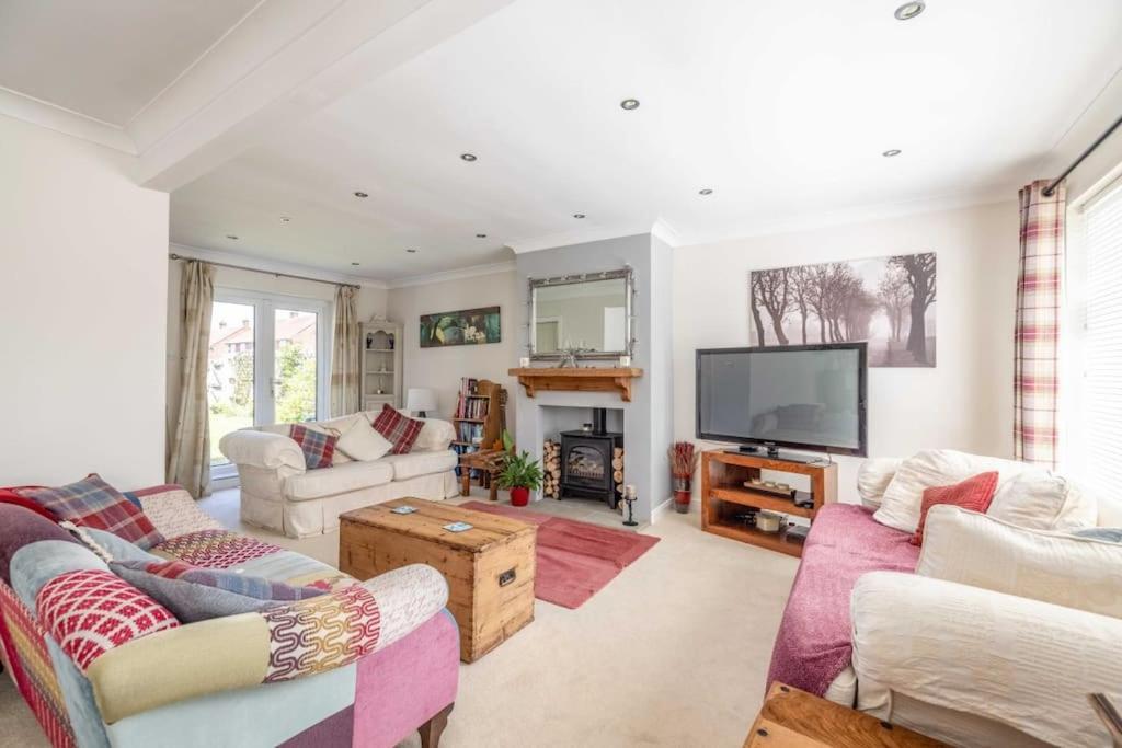 Holiday home 7 Sleeper Cosy In Parking & Legoland *