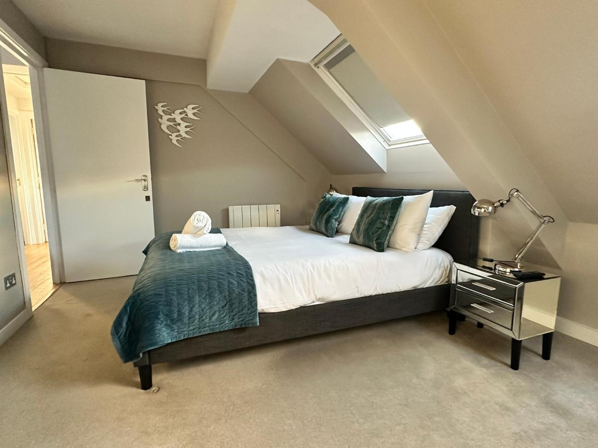 The Courtyard 2 Bedroom Apartments In Central Windsor With Parking Windsor