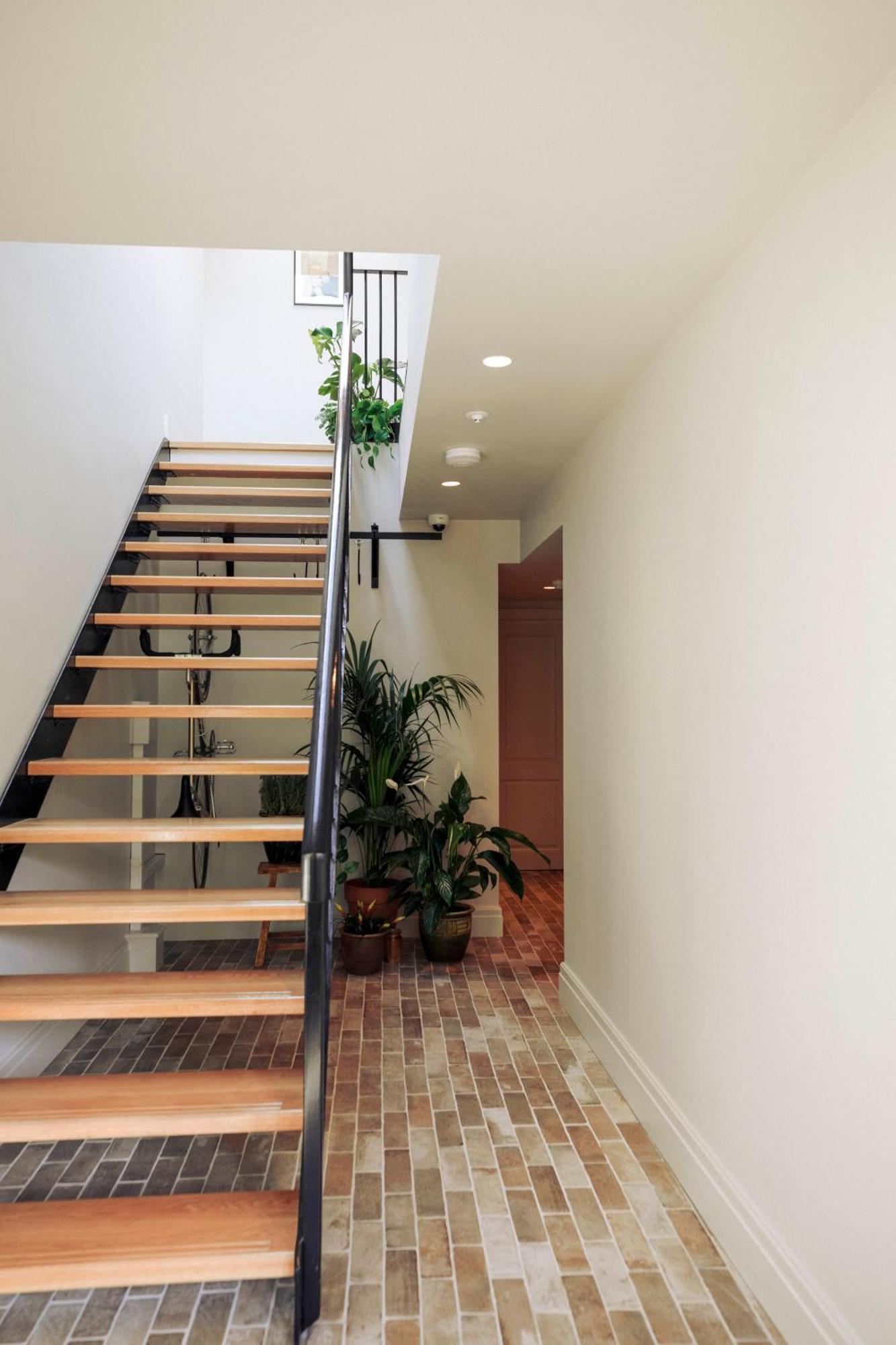 Leworth Apartments, Windsor