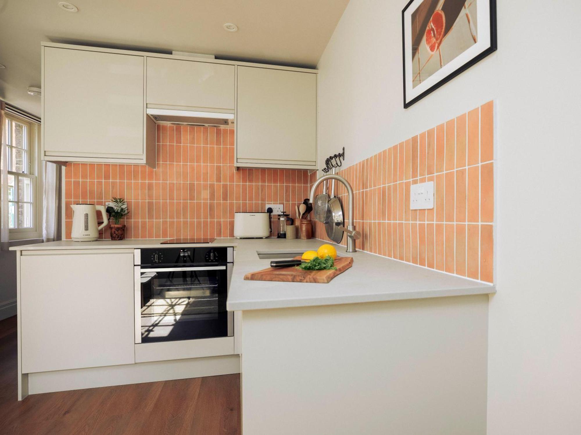 Leworth Apartments, *