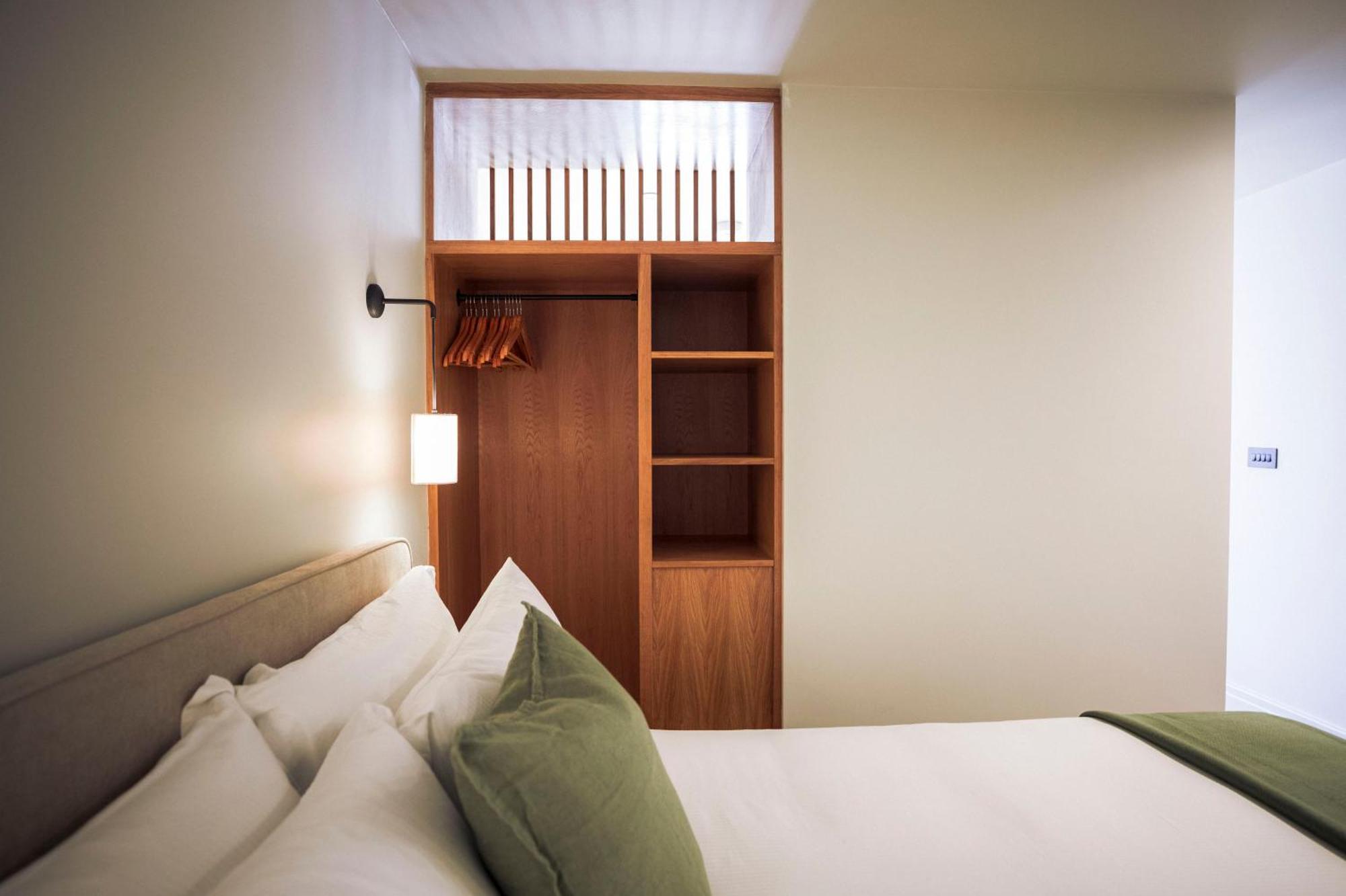 Leworth Apartments, * Windsor