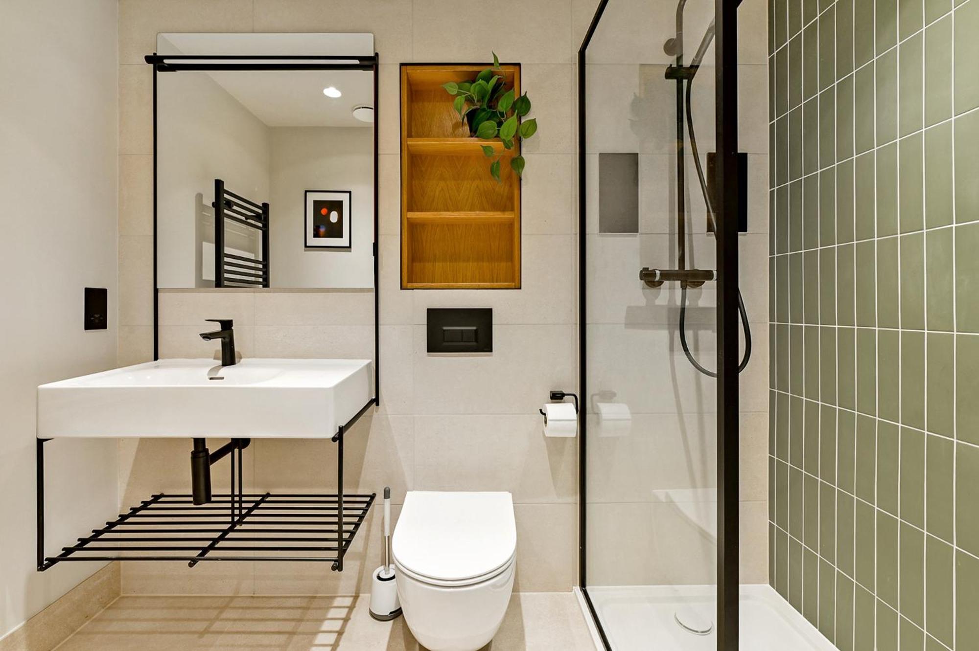 Leworth Apartments, Windsor