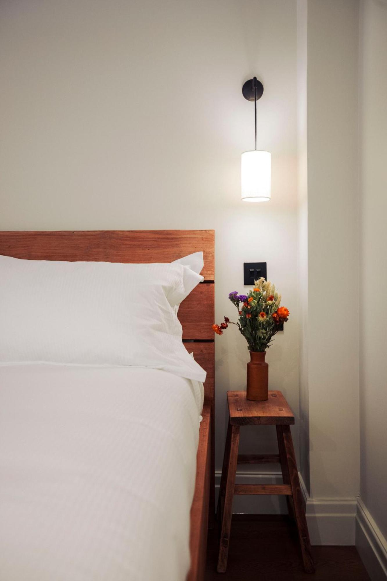 Leworth Apartments, *