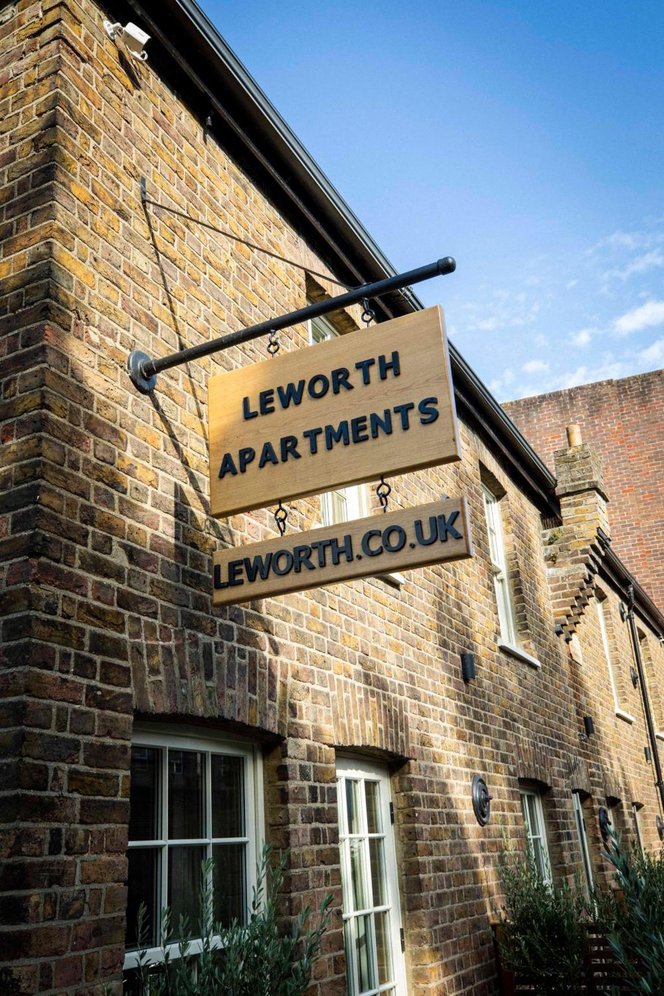 Leworth Apartments, Apartment *