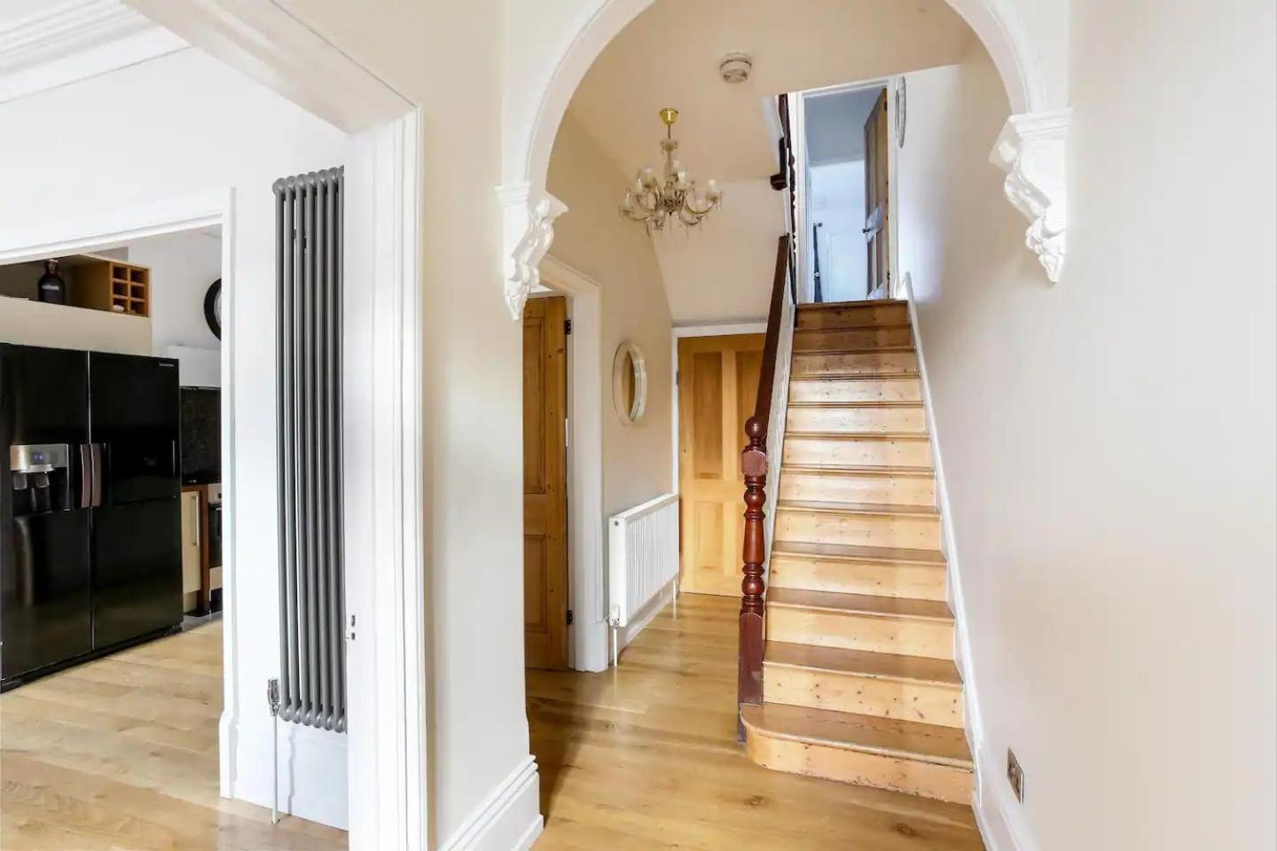 Grand Victorian House, Parking & River Walks