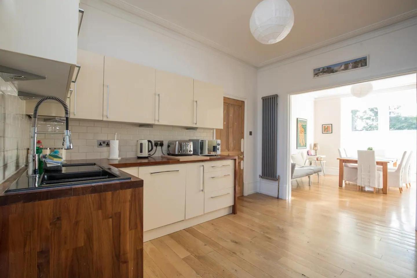 Grand Victorian House, Parking & River Walks Holiday home *