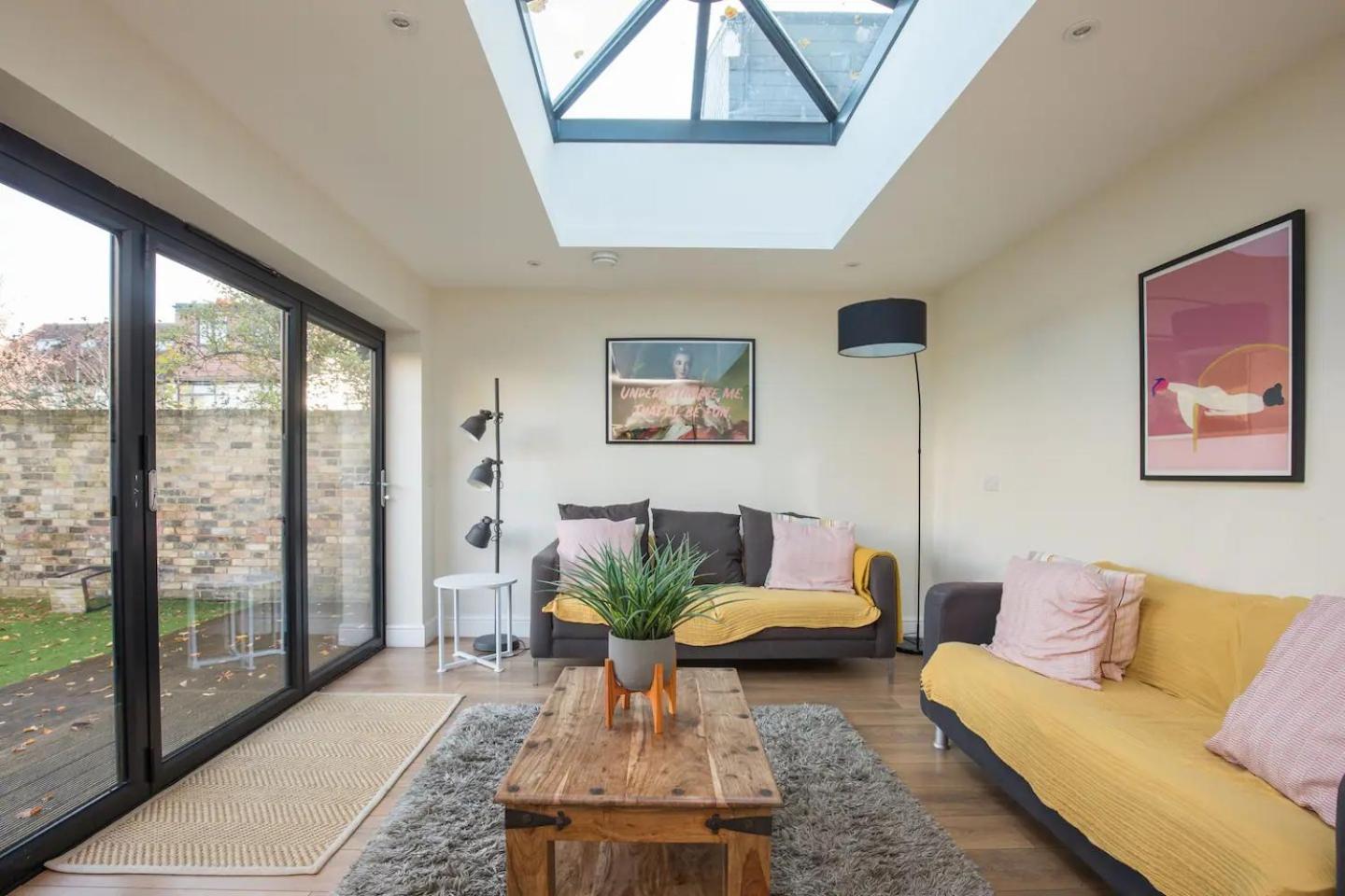 Grand Victorian House, Parking & River Walks Holiday home Windsor