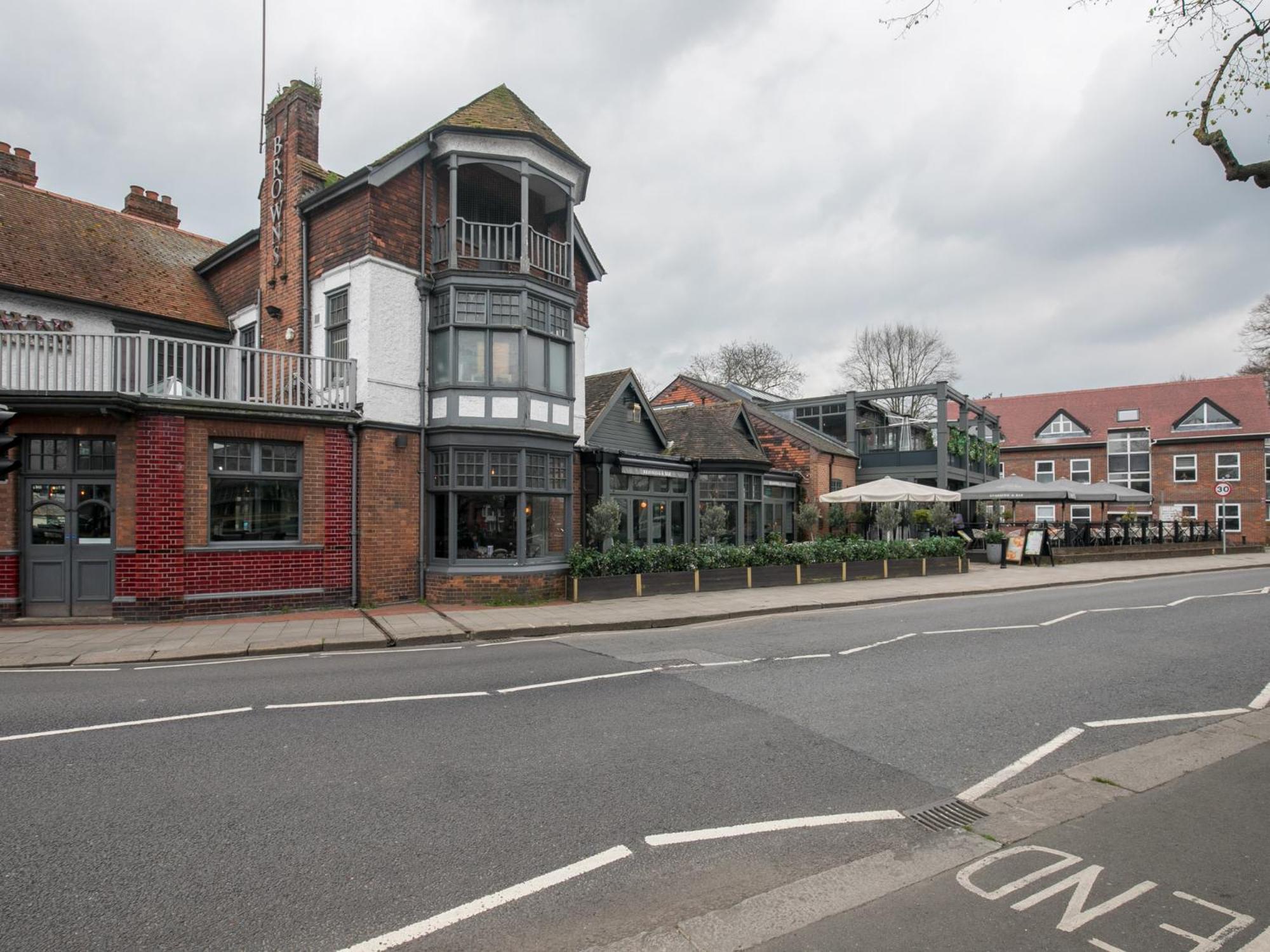 Pass The Keys Luxury 1 Bed Flat On Riverside Apartment *