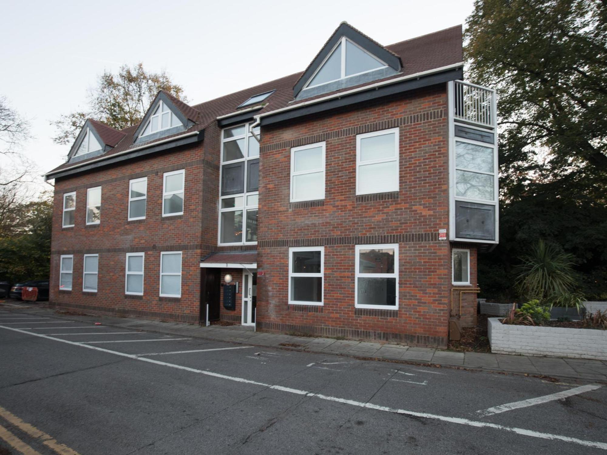 Pass The Keys Luxury 1 Bed Flat On Riverside Apartment