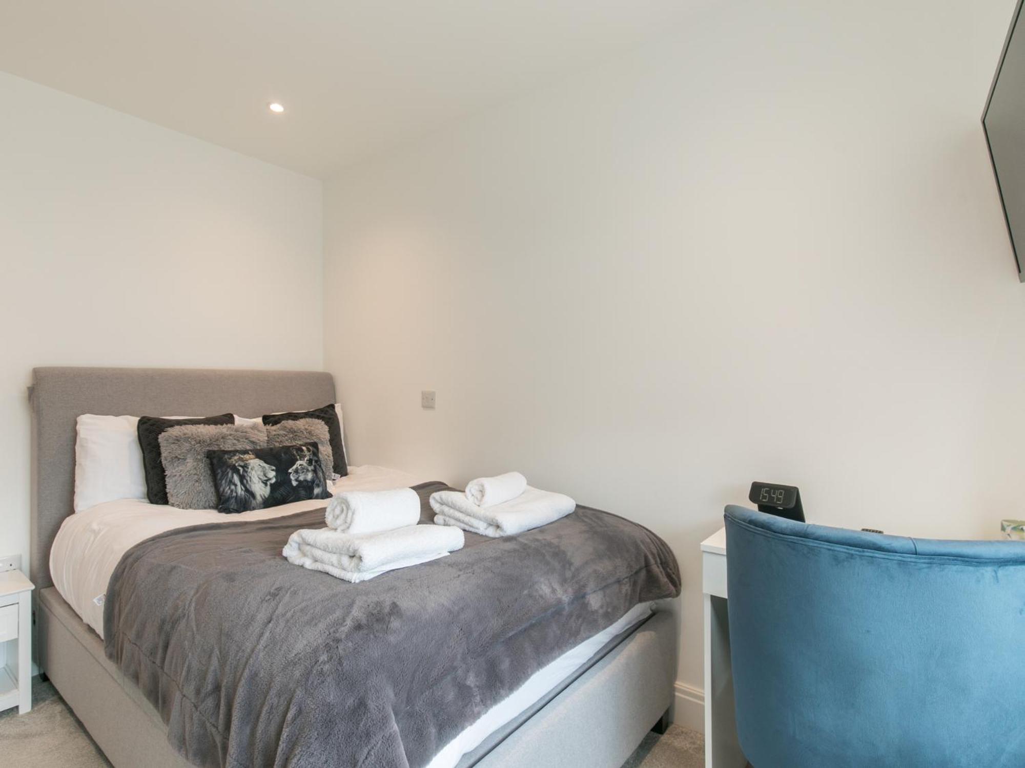 Pass The Keys Luxury 1 Bed Flat On Riverside * Windsor