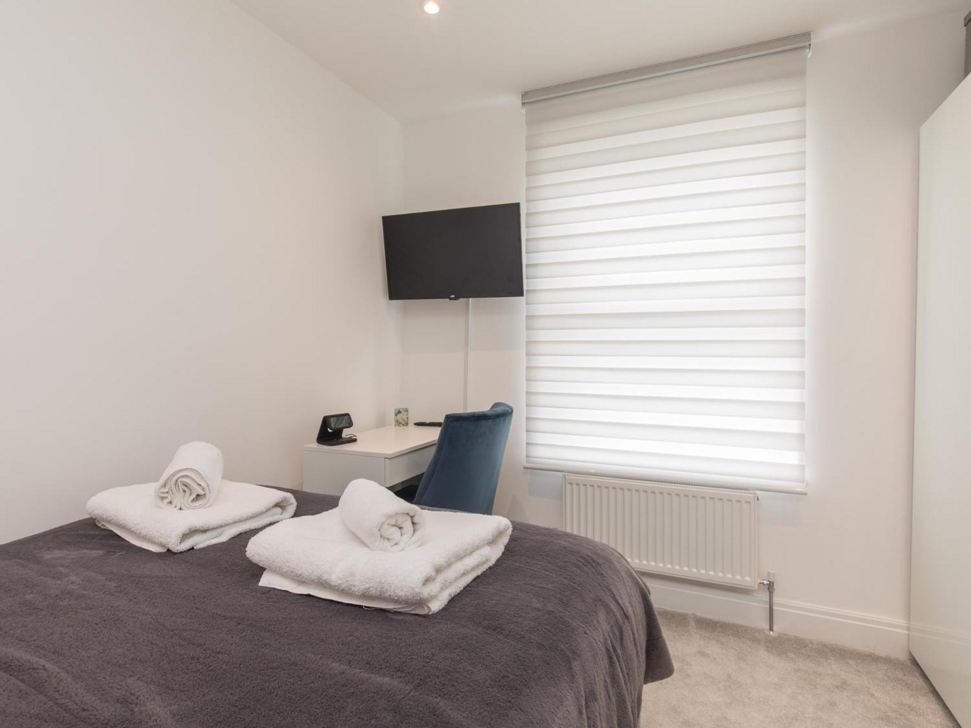 Pass The Keys Luxury 1 Bed Flat On Riverside Apartment
