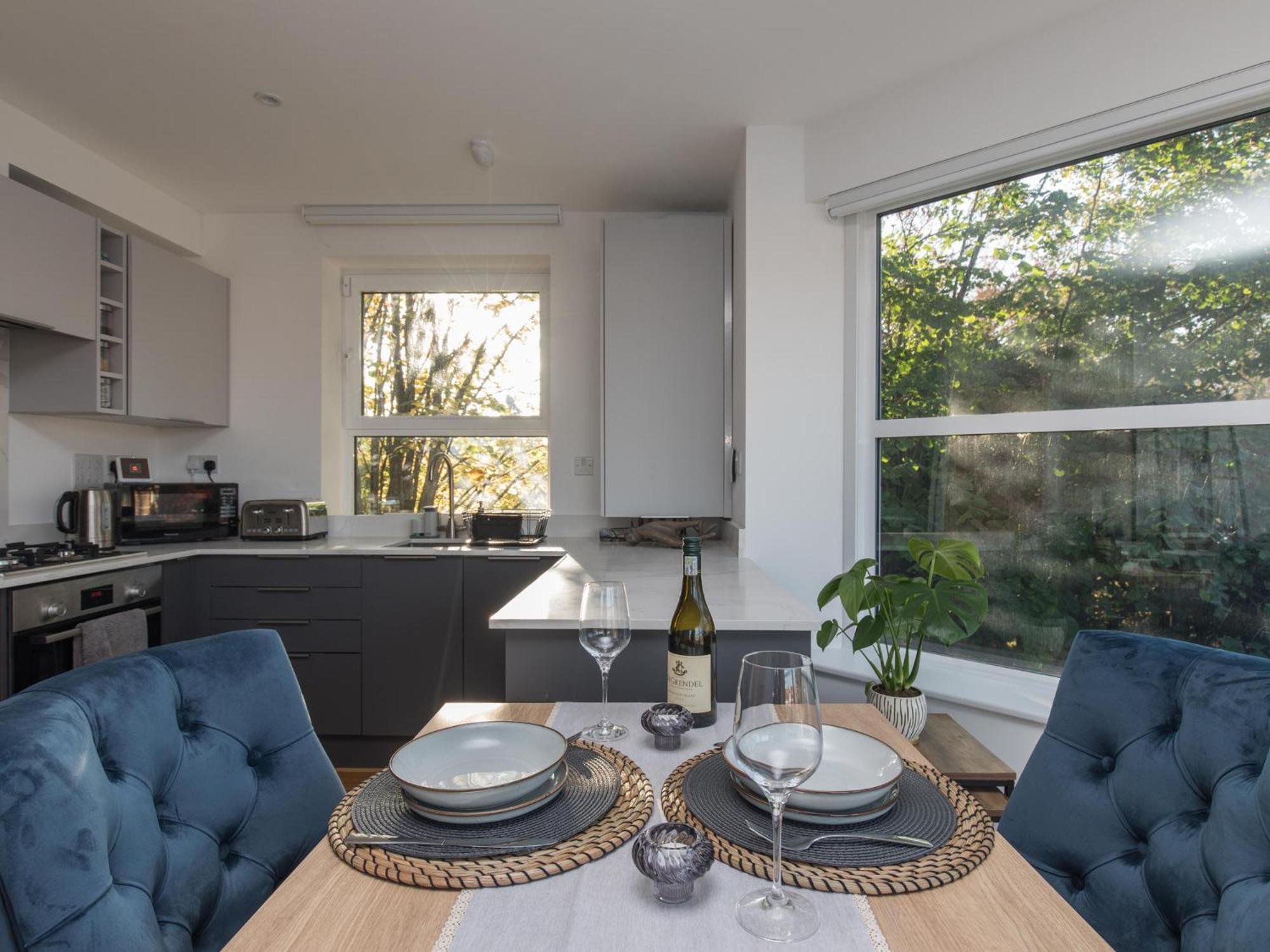 Pass The Keys Luxury 1 Bed Flat On Riverside Windsor