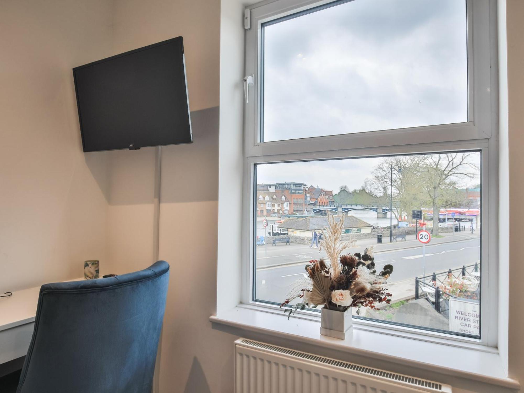 Apartment Pass The Keys Luxury 1 Bed Flat On Riverside *