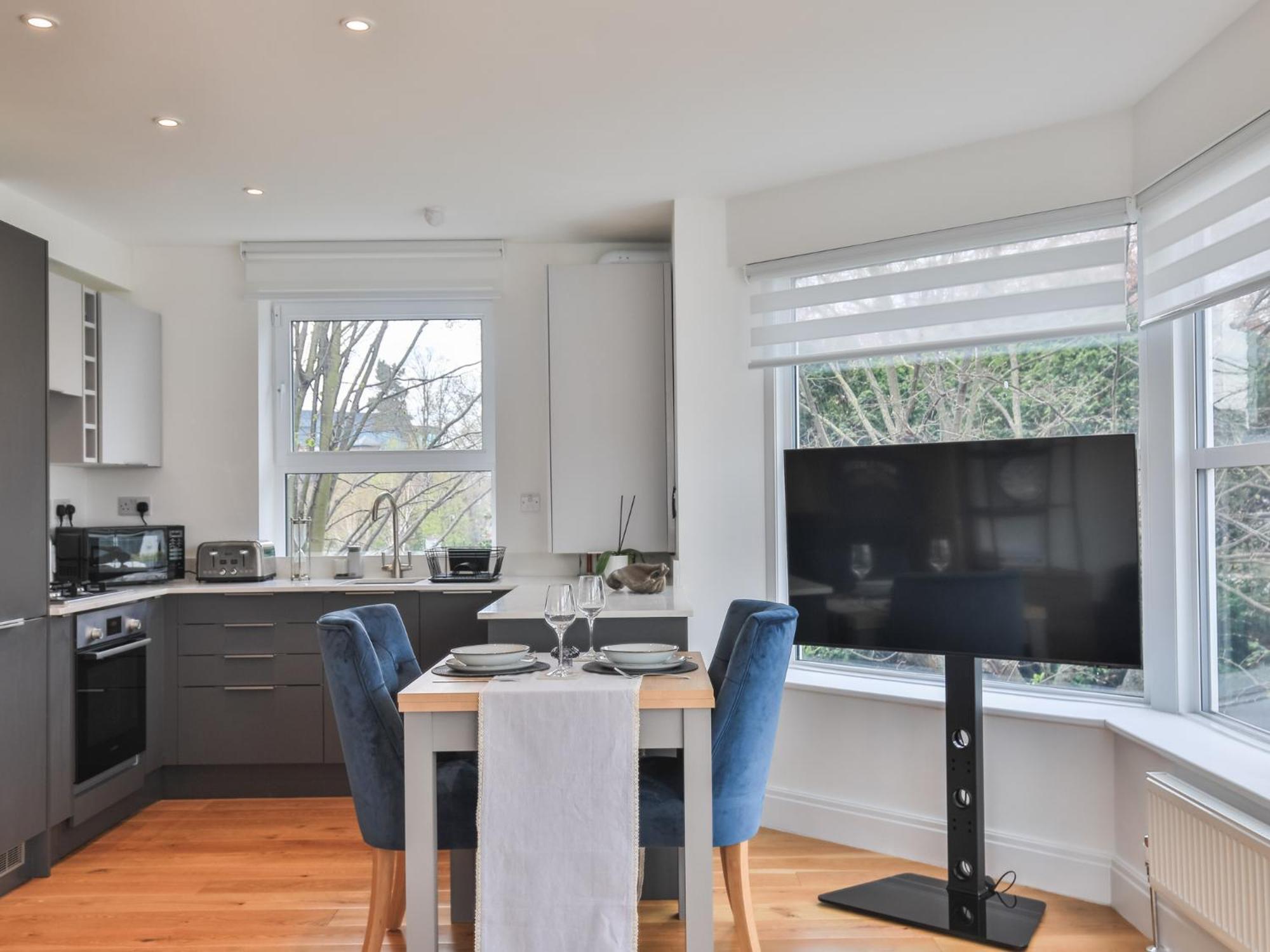 Pass The Keys Luxury 1 Bed Flat On Riverside Windsor