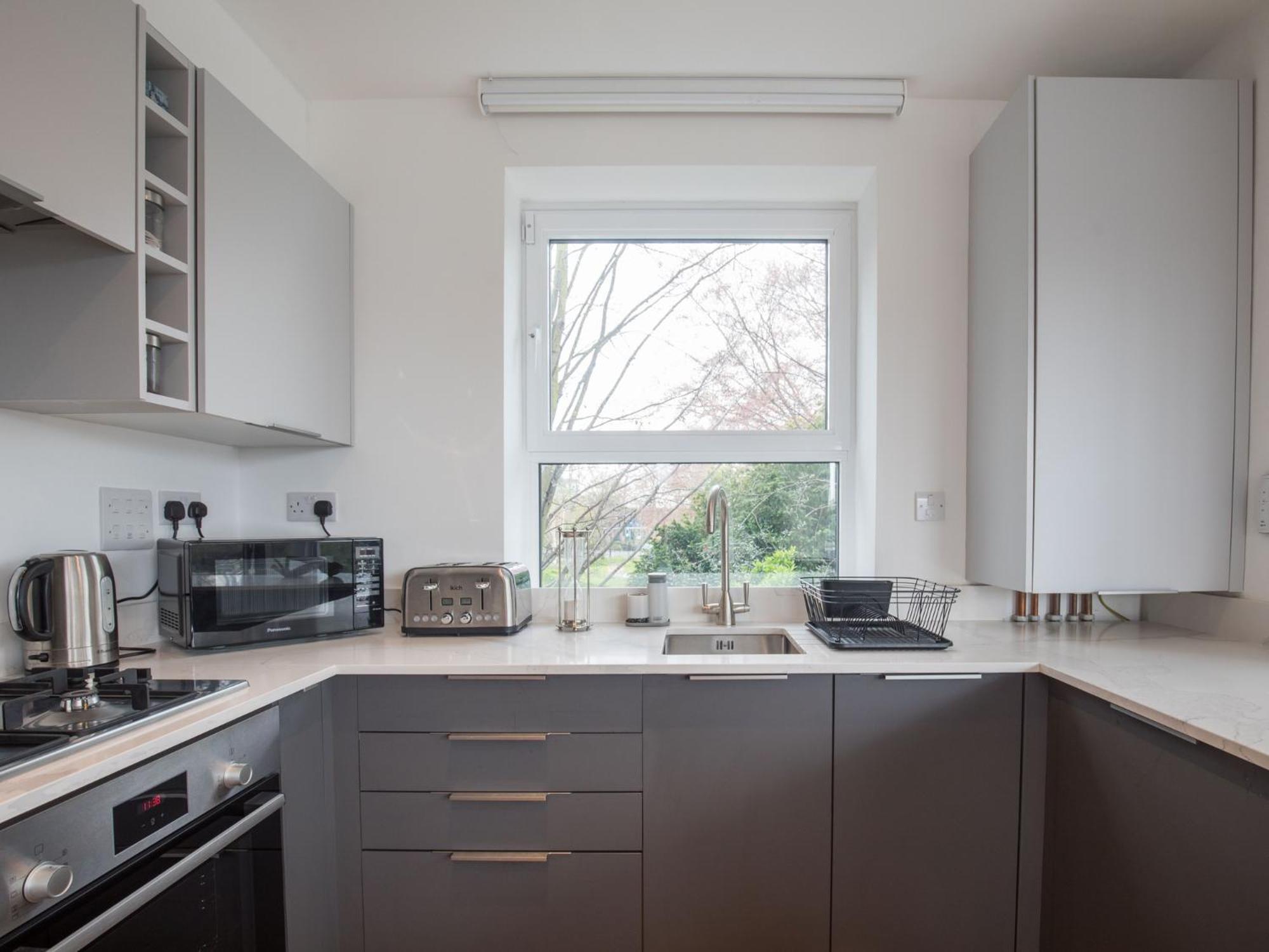 Pass The Keys Luxury 1 Bed Flat On Riverside * Windsor