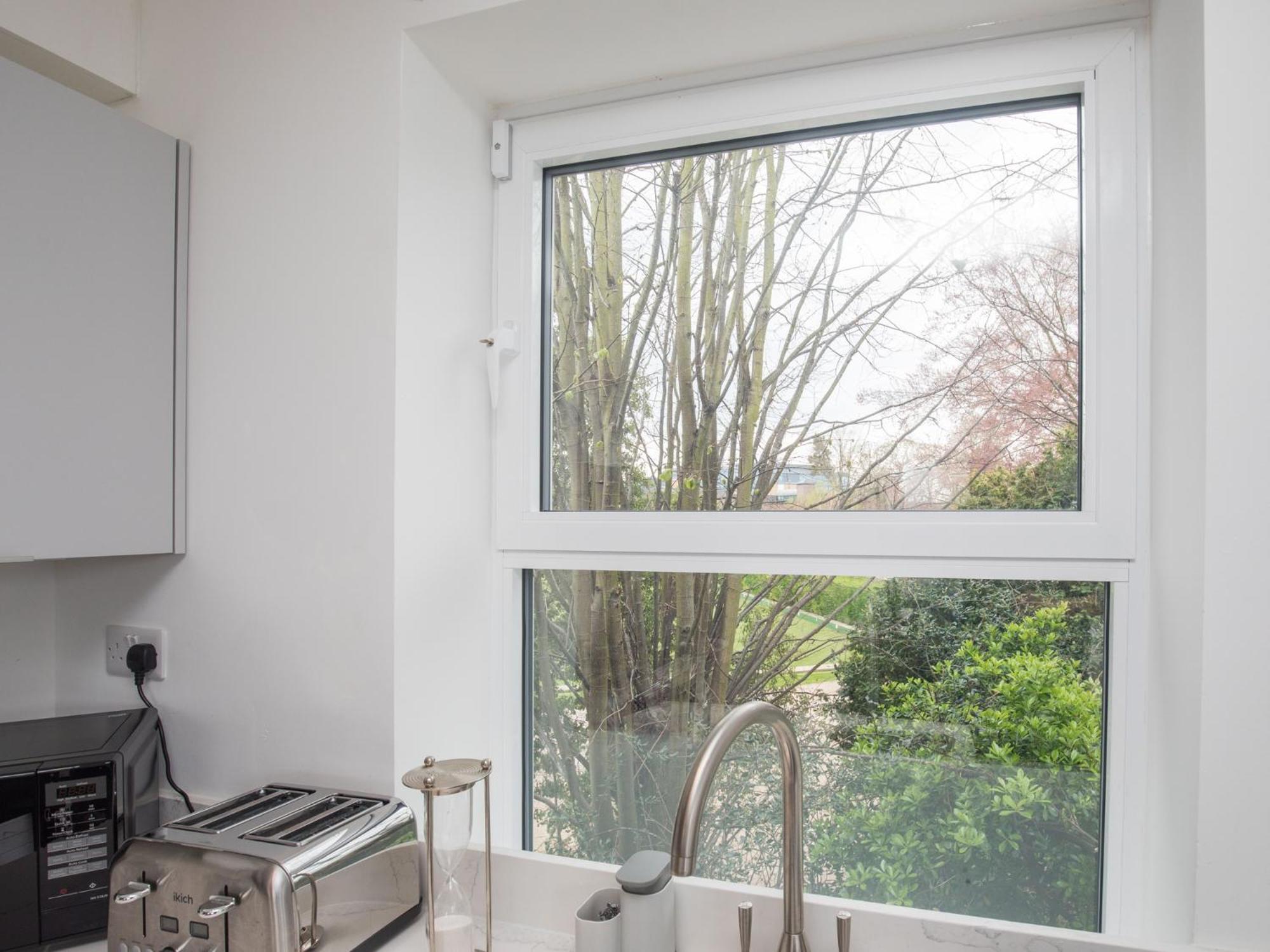 Pass The Keys Luxury 1 Bed Flat On Riverside Apartment Windsor
