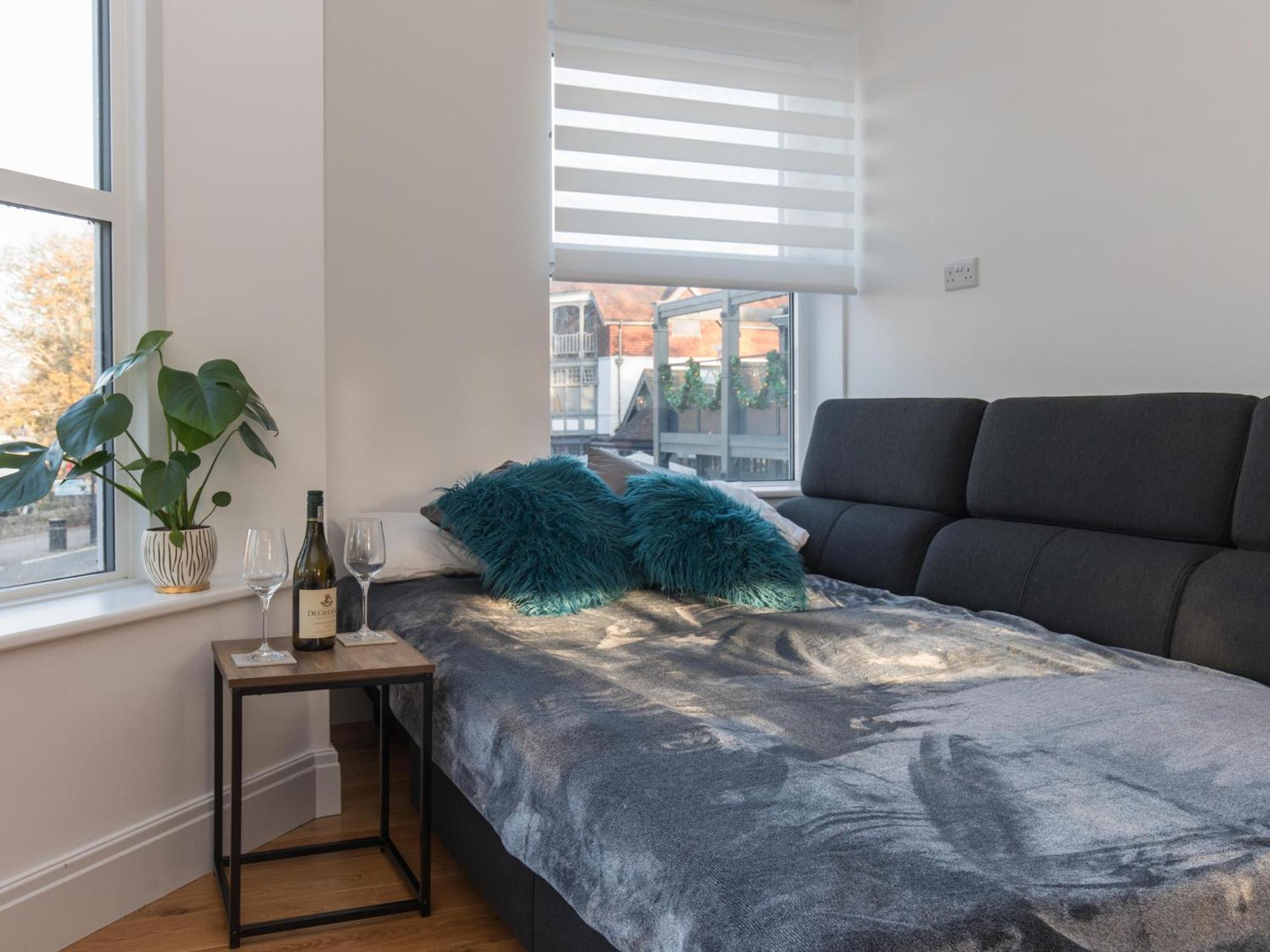 Pass The Keys Luxury 1 Bed Flat On Riverside *