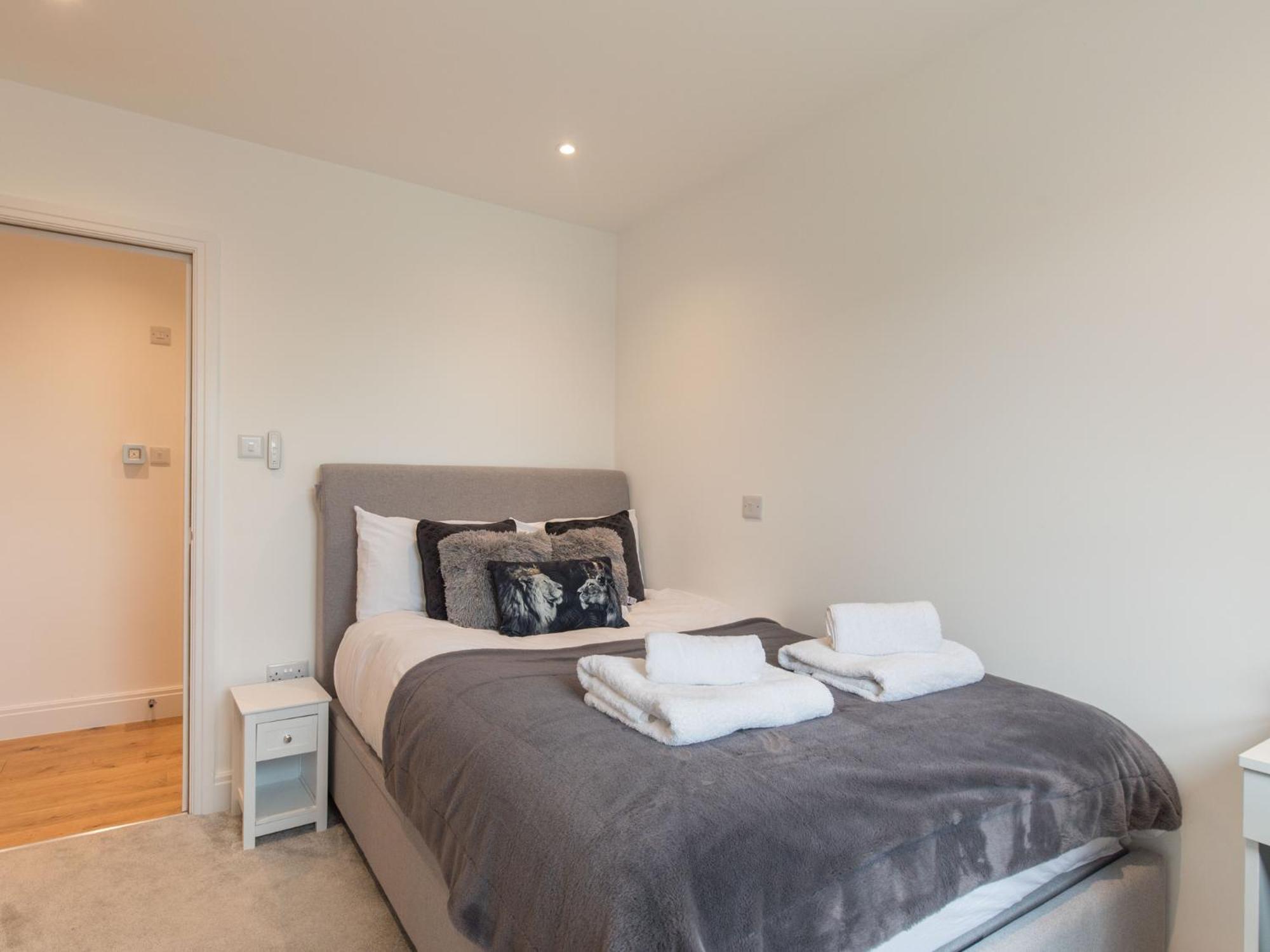Apartment Pass The Keys Luxury 1 Bed Flat On Riverside Windsor