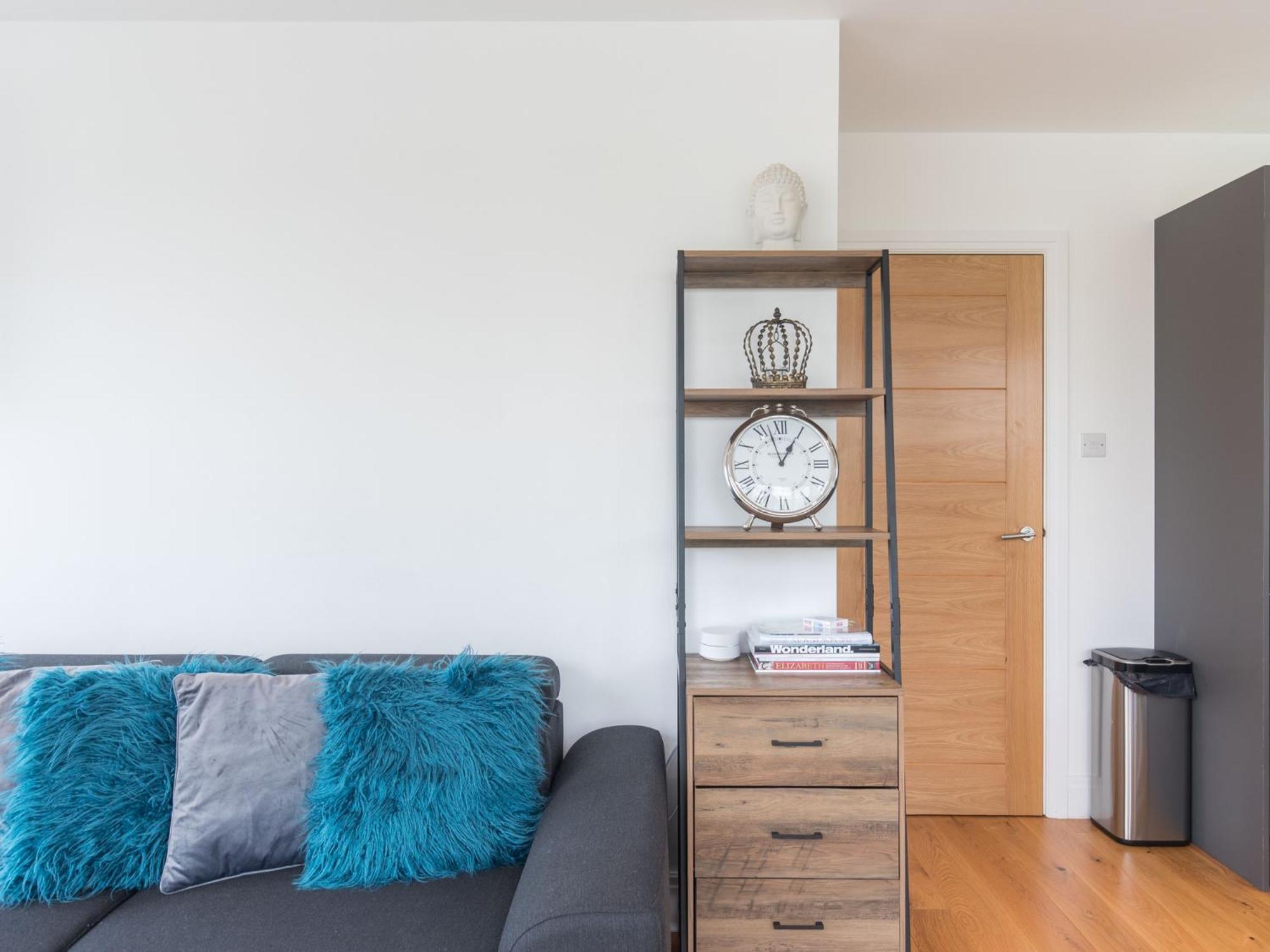 Pass The Keys Luxury 1 Bed Flat On Riverside Apartment