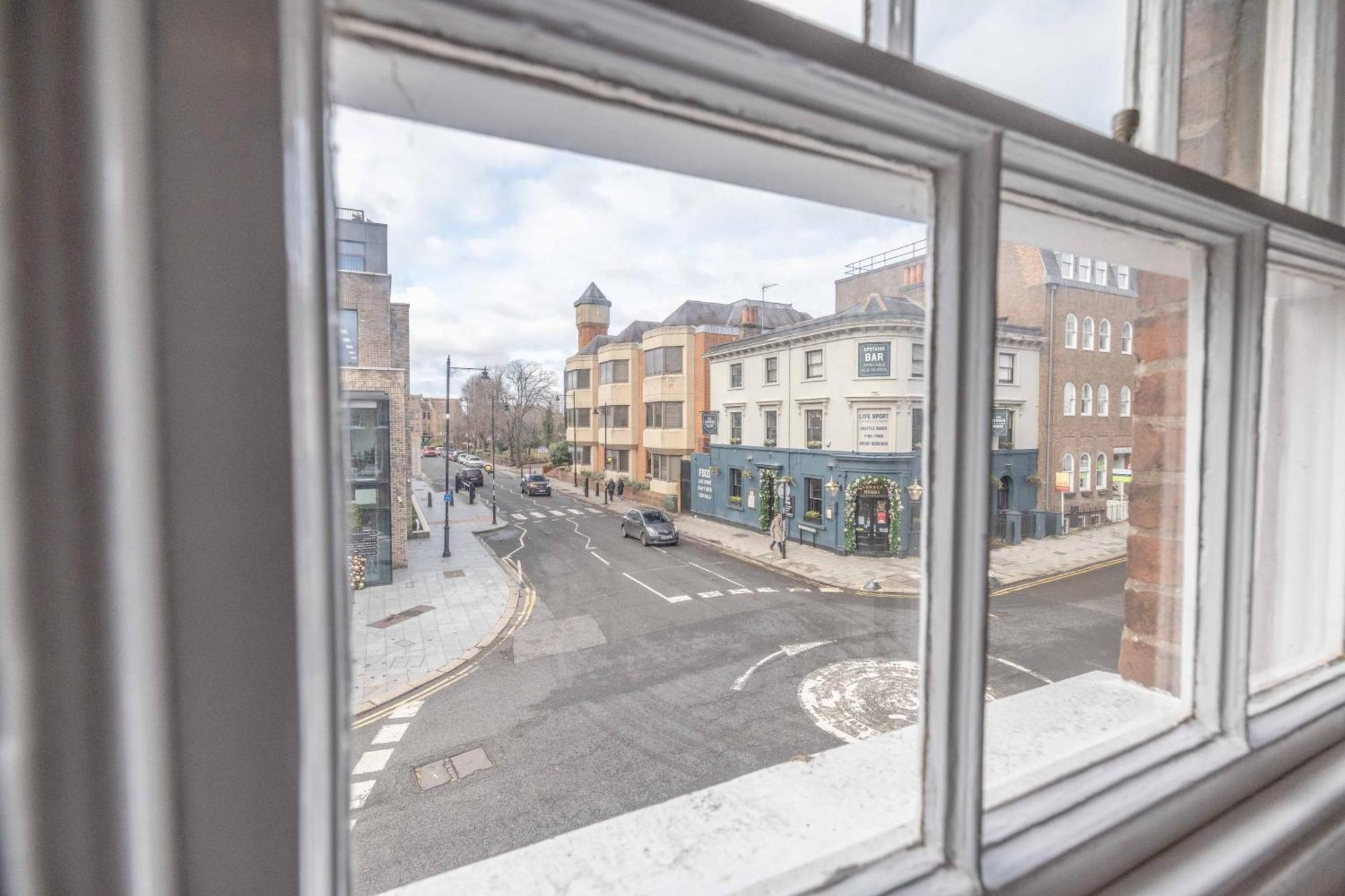 Holiday home Vip Guard Views! 2 Bed Steps From Castle