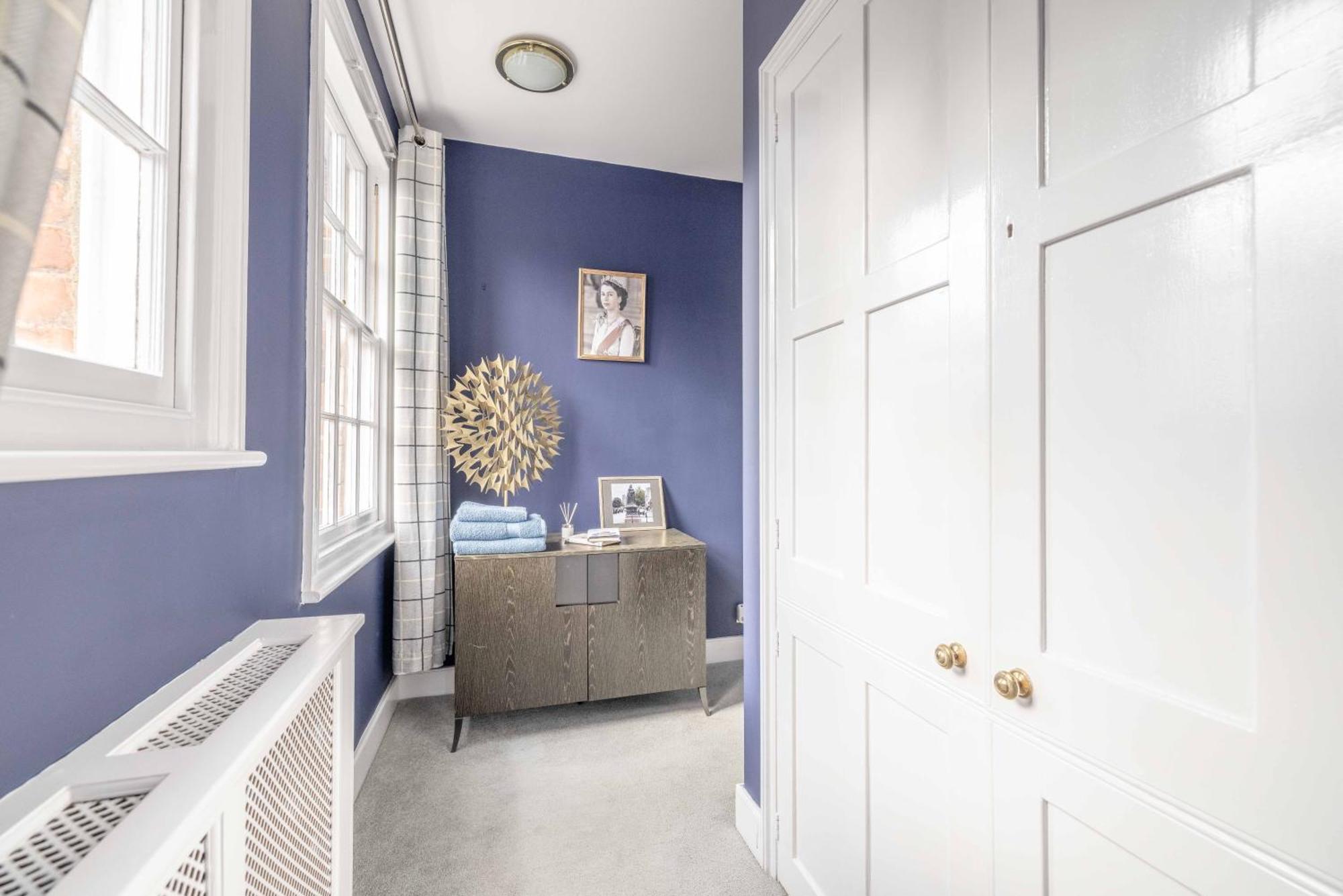 Vip Guard Views! 2 Bed Steps From Castle Holiday home
