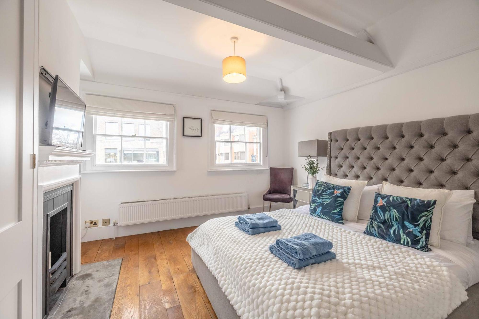 Holiday home Vip Guard Views! 2 Bed Steps From Castle Windsor