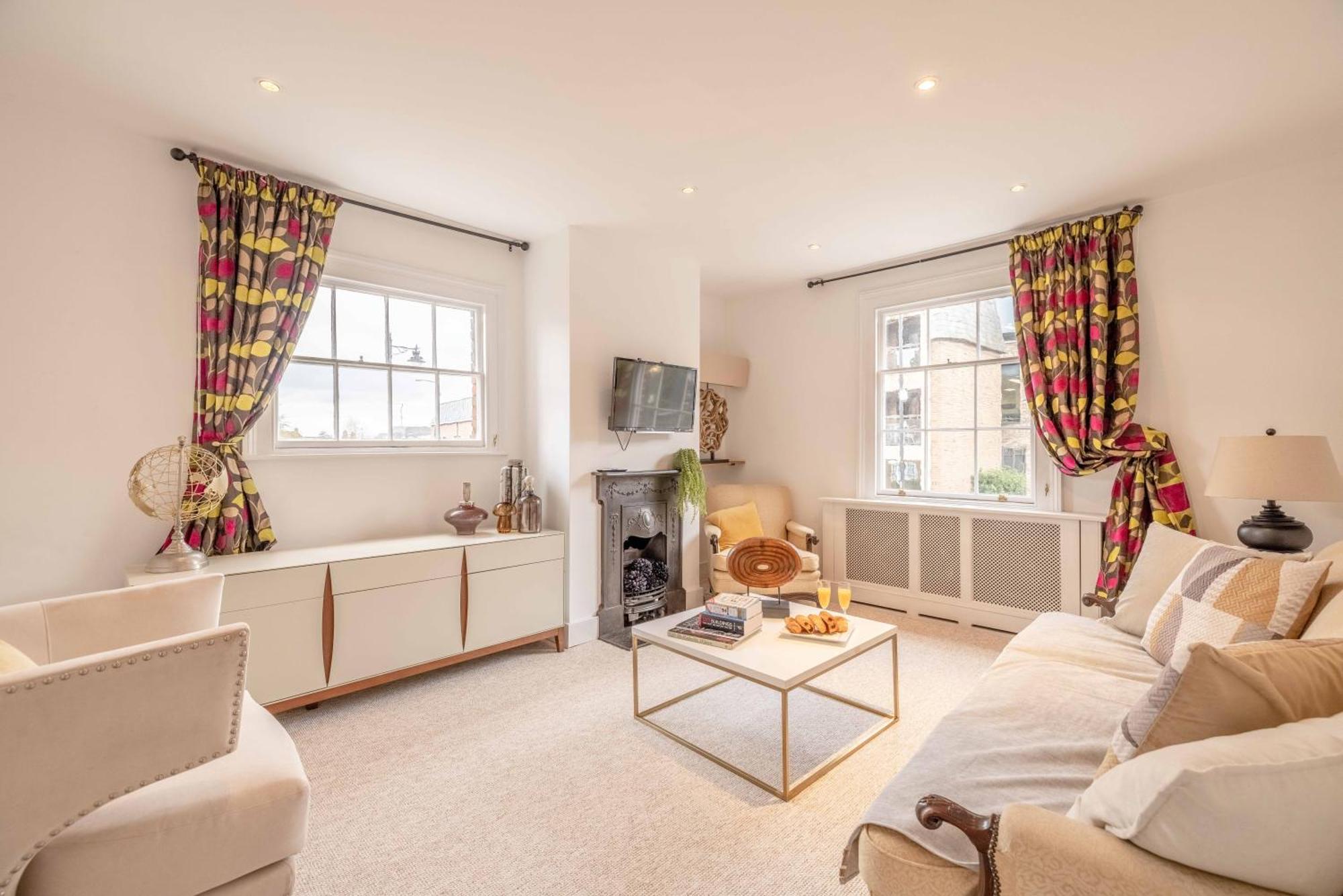 Holiday home Vip Guard Views! 2 Bed Steps From Castle
